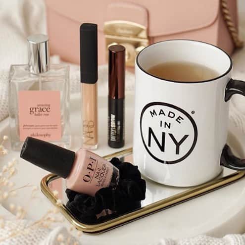 OPIさんのインスタグラム写真 - (OPIInstagram)「Your essential morning lineup, what shades do you have on your vanity?  #OPIObsessed ⁣@beautyill ⁣⠀ #nails #notd #manicure #nailsoftheday #mani #coffee #ny #makeup」3月30日 1時10分 - opi