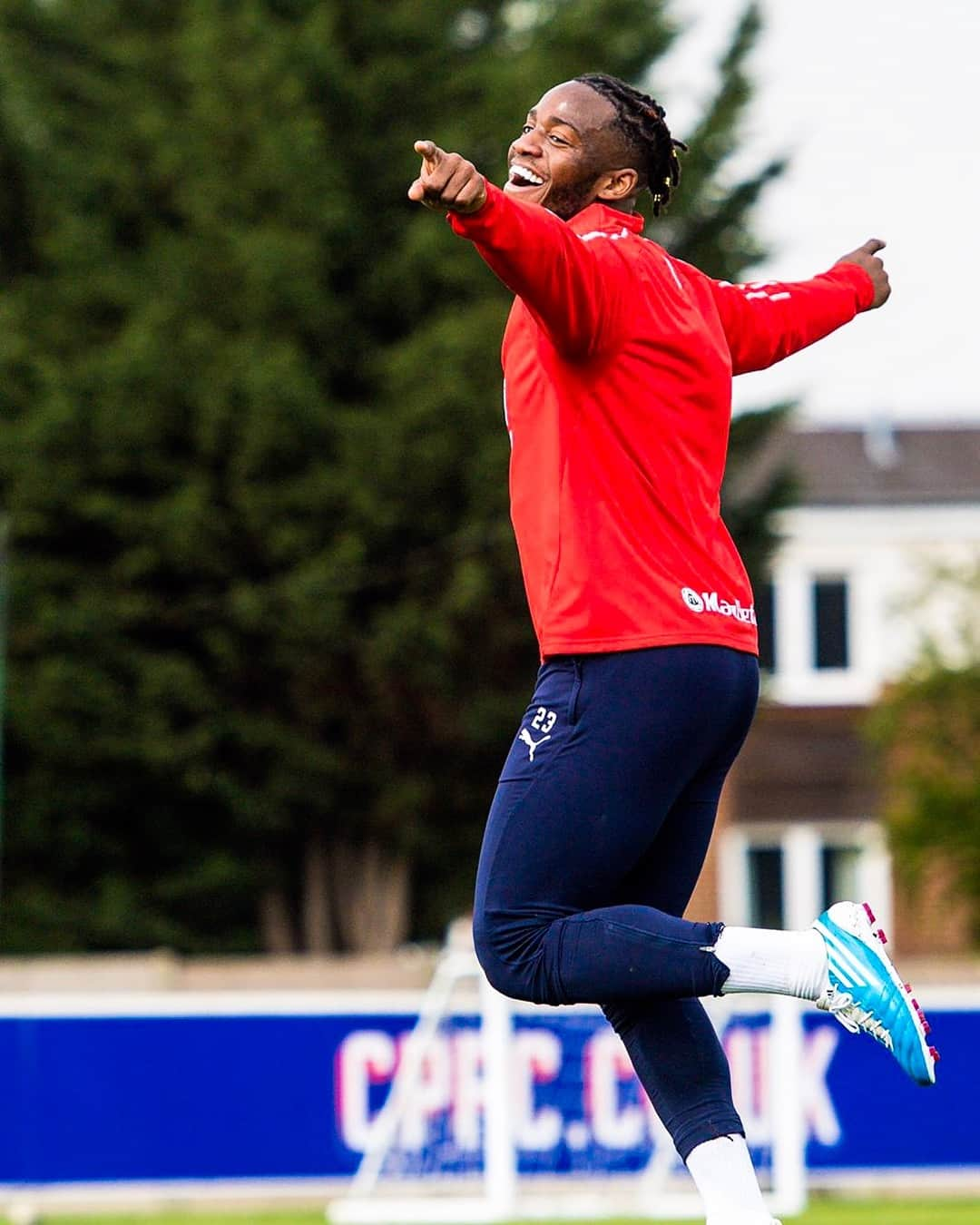 ミシー・バチュアイさんのインスタグラム写真 - (ミシー・バチュアイInstagram)「Goals = joy vitamins 💊😁」3月30日 1時31分 - mbatshuayi