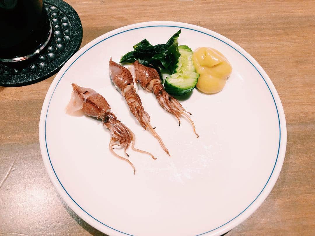 南波志帆さんのインスタグラム写真 - (南波志帆Instagram)「3ほたるいか。そして、うれしそうな我。👵🏻 #宴」3月30日 1時56分 - nanbashiho