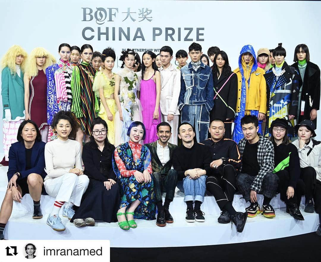 陳冠希さんのインスタグラム写真 - (陳冠希Instagram)「HAD A AMAZING EXPERIENCE GETTING A PEAK OF WHAT THE FUTURE OF CHINESE FASHION IS ......... I’M IMPRESSED AND EXCITED FOR THE FUTURE #Repost @imranamed ・・・ What a day! Congrats to all the finalists for the #bofchinaprize and special congrats to our winner @carolineqiqi」3月30日 1時59分 - edisonchen