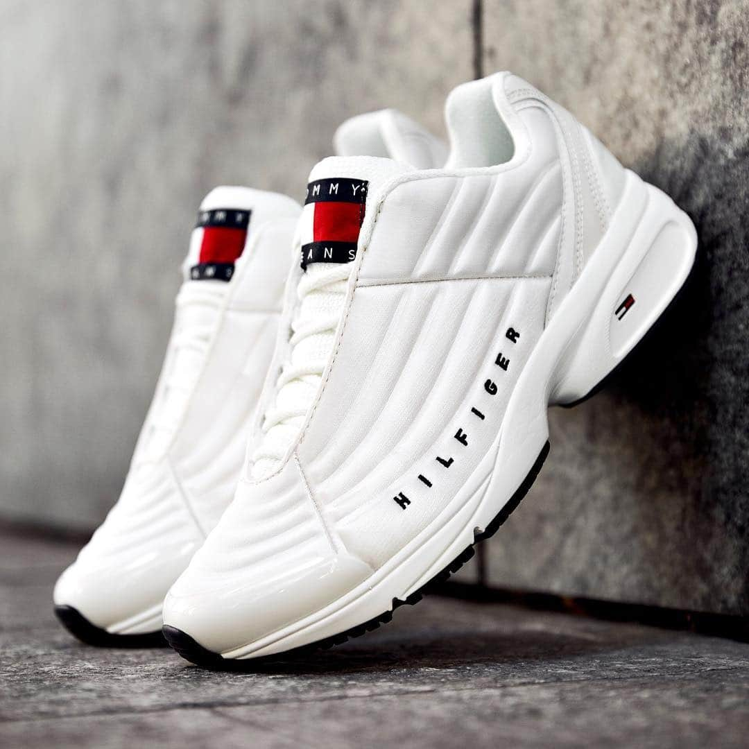 FOOTASYLUMさんのインスタグラム写真 - (FOOTASYLUMInstagram)「Fresh whites for the season ahead. The @tommyhilfiger Heritage Runner. Grab your pair now. - - - #WeAreFootasylum #footasylum #tommyhilfiger」3月30日 2時05分 - footasylum