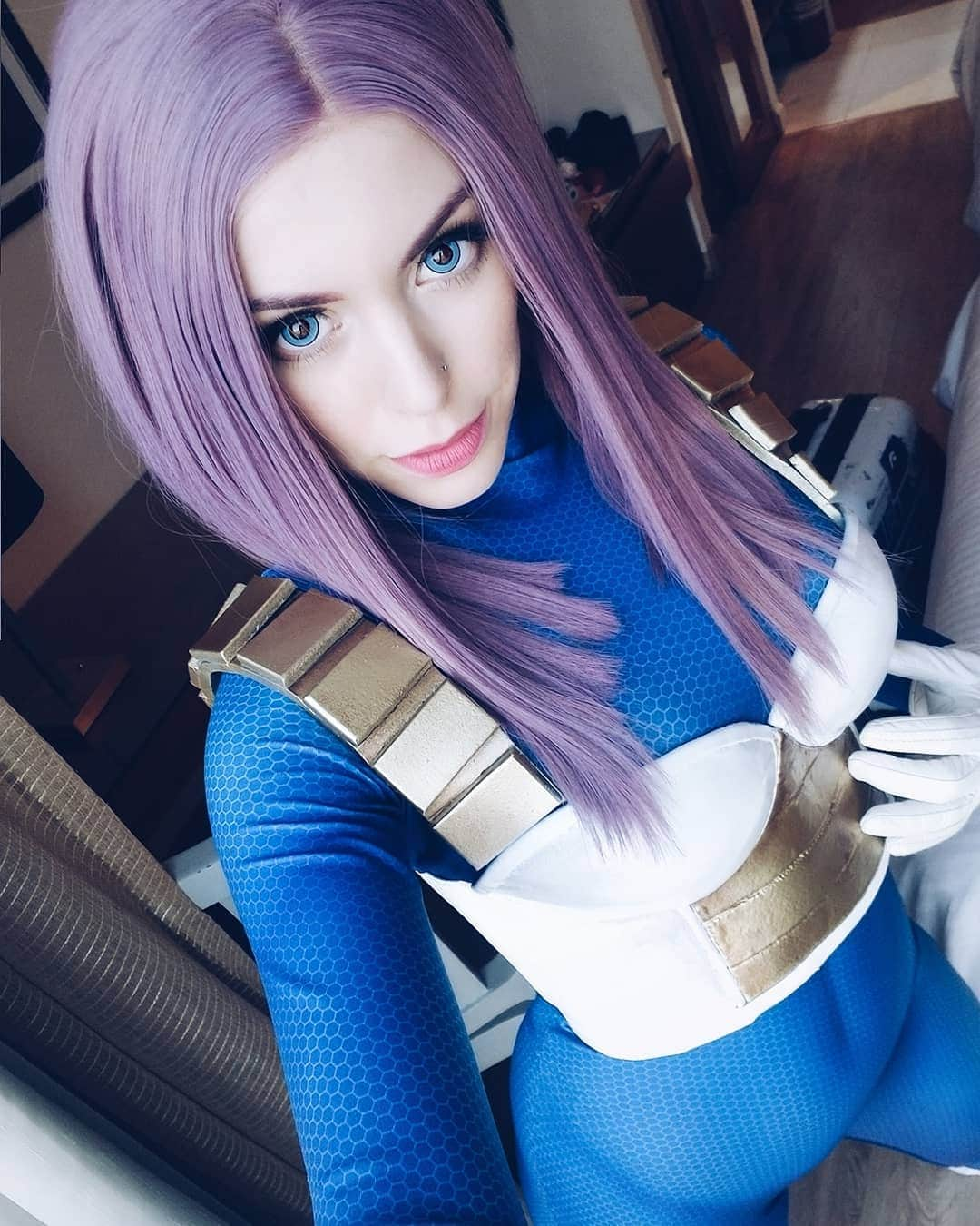 Nadya Antonさんのインスタグラム写真 - (Nadya AntonInstagram)「Hey I'm from the future 😎 Nos vemos hoy en "La conve" como Trunks :> Suit by @therpcstudio & @brandonogilberto Armor by me Wig by @everydaywigscom Boots by @leftside91 #dragonball #anime #nadyasonika #cosplay #genderbender」3月30日 7時35分 - nadyasonika