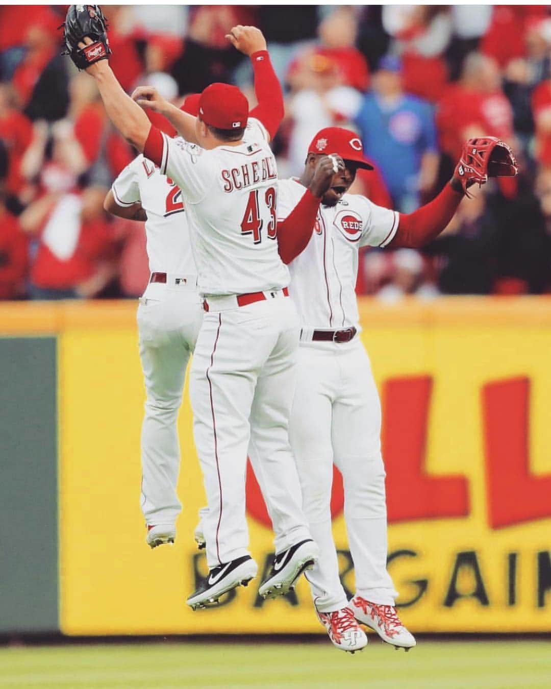 ヤシエル・プイグのインスタグラム：「First of the season let’s go reds」