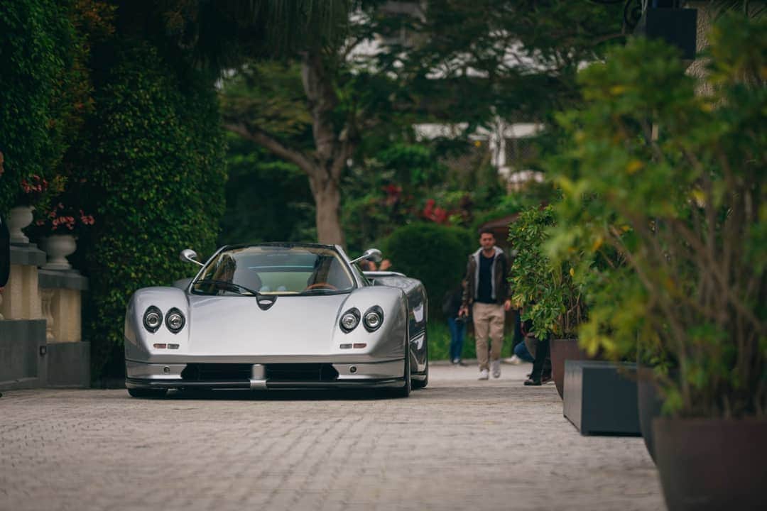 パガーニ・アウトモビリのインスタグラム：「Here are some stunning shots of the Zonda C12 in Hong Kong on the occasion of the Zonda 20th Anniversary celebrations.  #pagani #zonda #zonda20 #zonda20anniversary」