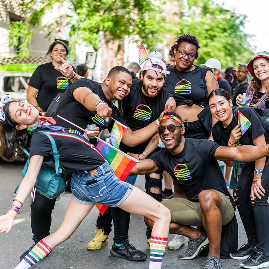 SHAKE SHACKさんのインスタグラム写真 - (SHAKE SHACKInstagram)「We’re honored to be included in the @humanrightscampaign’s 2019 Corporate Equality Index for our policies and support in the LGBTQ+ community! We will always promote diversity and inclusion and believe that all Team Members should be part of a work environment free of discrimination. As leaders training future leaders, we’re proud to encourage and celebrate individuality in our #shackfam. Peep the list in our bio! #shakeshack」3月30日 2時14分 - shakeshack