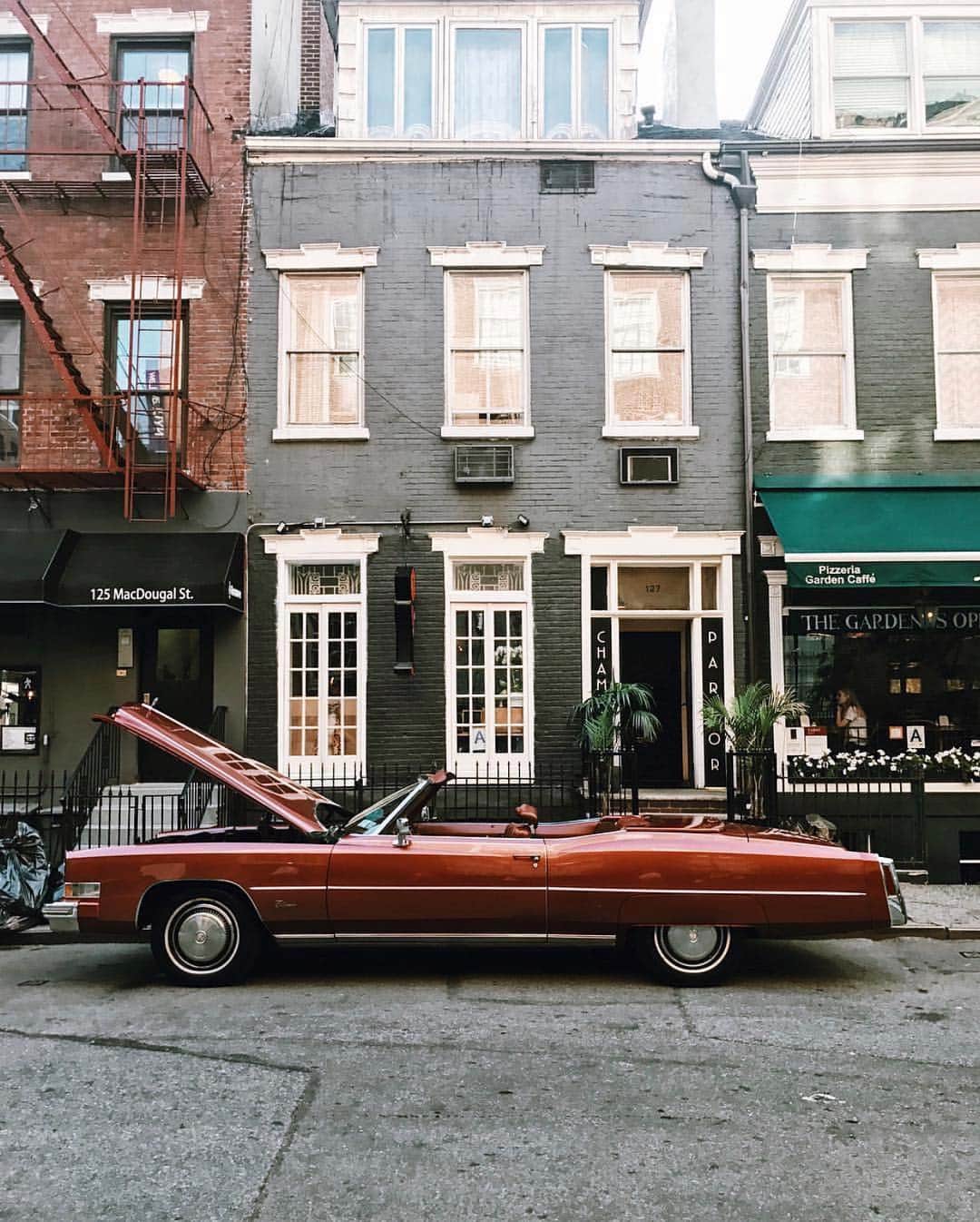 のインスタグラム：「Cadillac dreams on a #NewYorkCity street! Tell us about your favorite classic car in the comments below. - Photo: @ronhill」