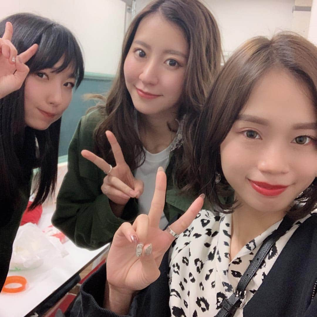 矢野冬子さんのインスタグラム写真 - (矢野冬子Instagram)「生放送終了〜(*´-`) 、 びるちゃんと東口ちゃん👍 びるちゃんの名前を呼ぶたびに わたしは、ビールを思い浮かべてました。 、 ホテル到着したので ひとビールのむ。 、 おやすみ〜 、 、 #姫ラジ #楽天 #Rakuten #kdreams #krin #冬眠zzz #snow #sleep #ポニーテール女子 #スニーカー女子 #長身 #172 #zest #zestgirls #ゼストガールズ #zzz #model #modelpless #酒好き #とりあえずビール」3月30日 2時32分 - toookogram