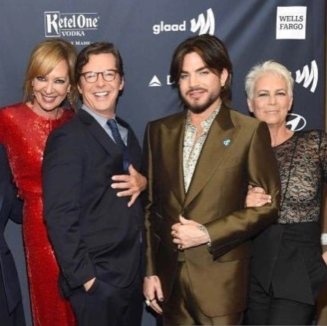 アダム・ランバートさんのインスタグラム写真 - (アダム・ランバートInstagram)「Congrats on your award @seanhayes ! Great chatting w @allisonbjanney @curtisleejamie @glaad #glaadawards」3月30日 2時39分 - adamlambert