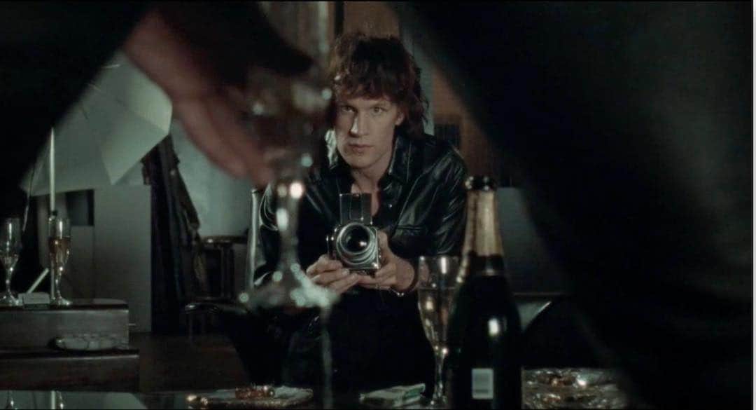 エリザ・ドゥシュクのインスタグラム：「#repost 🎥🎞🖤@mapplethorpemovie #MattSmith as #RobertMapplethorpe.  MAPPLETHORPE is still playing in select cities in North America & premieres in #London, #UK 🇬🇧 at @bfiflare @britishfilminstitute TONIGHT!  #Soldout but a 3rd screening has been added!  Buy your tickets now! 🎥: Nancy Schreiber, ASC @nancyschreiber_asc  #mattsmith #biopic #male #mapplethorpe #film #indiefilm #artfilm #photography #blackandwhite #gay #queer #men #lgbtq  #bondstreet #newyork #nyc #leather #champagne #watersports #bfi #BFIFlare」