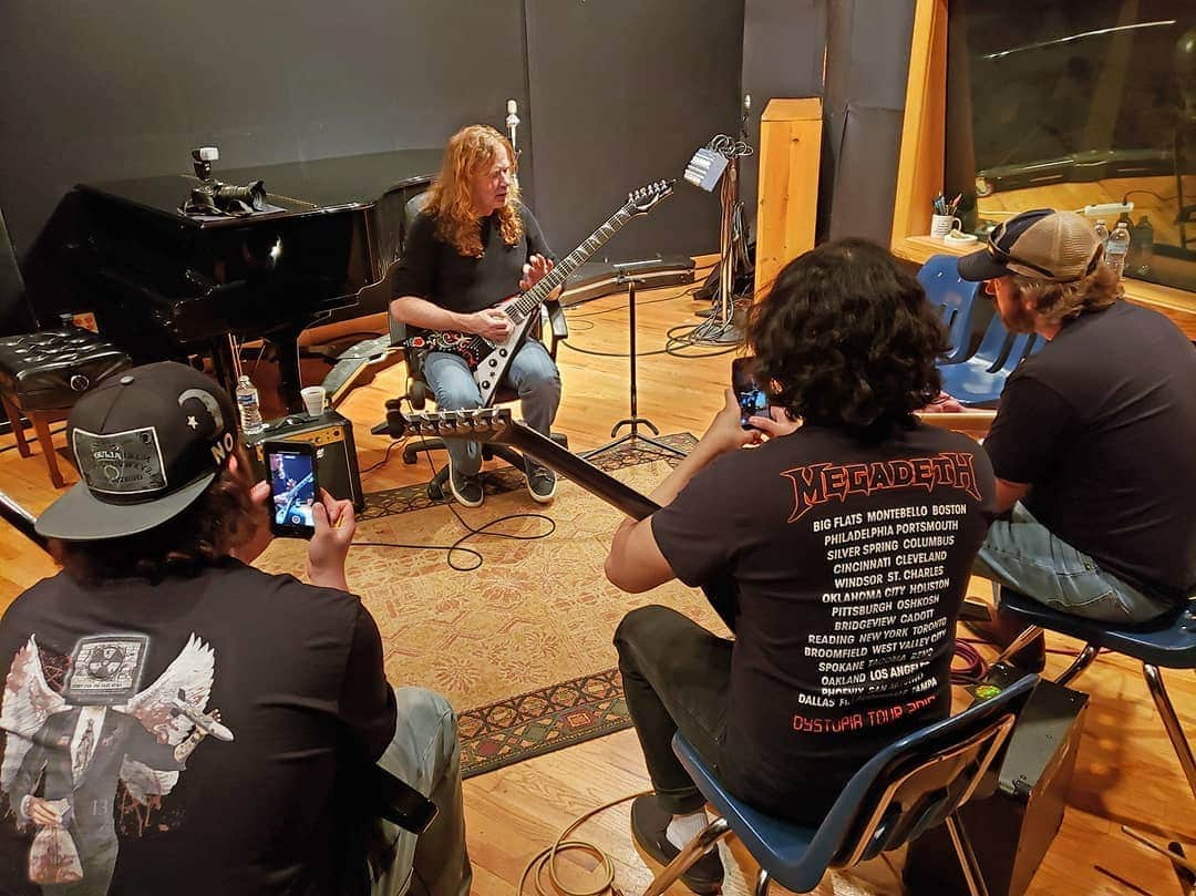 Megadethさんのインスタグラム写真 - (MegadethInstagram)「Don’t miss out on an incredible, and intimate VIP experience with Dave Mustaine during the final shows on the #ExperienceHendrix tour. Guitar Lessons and Meet & Greet packages are still available. Get details at megadeth.com/vippackages (link in bio)」3月30日 3時20分 - megadeth