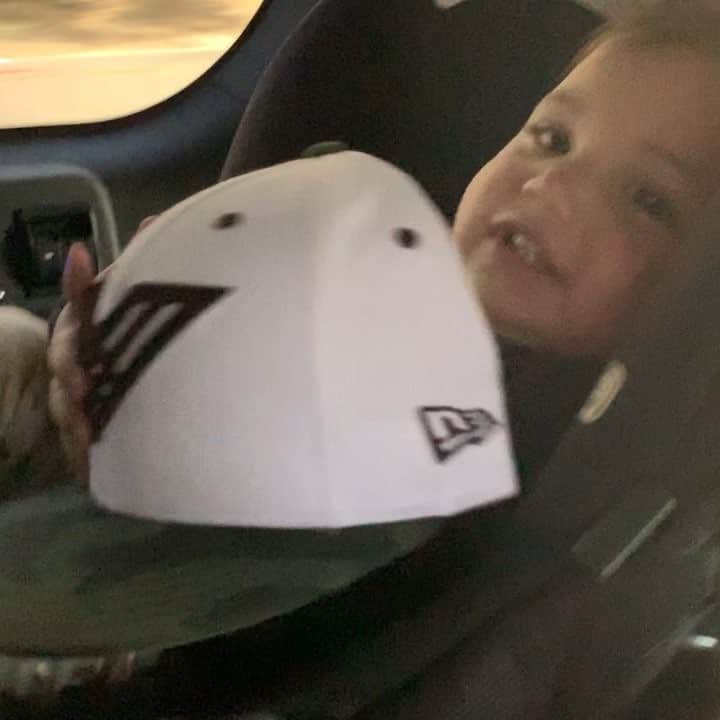 ロブ・ディアデックのインスタグラム：「She’s was born a Dyrdek. She officially has two words... “Dada” and now “Do or Dier”. Future CEO of @dyrdekmachine Nala Ryan ❤️❤️❤️ #doordier」