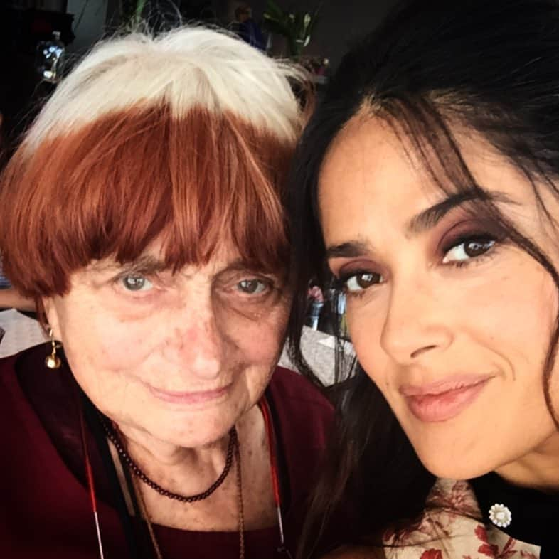 サルマ・ハエックさんのインスタグラム写真 - (サルマ・ハエックInstagram)「My beloved @agnes.varda you will forever be present among us , we shall feel your light eternally ... Your free spirited nature shall continue to inspire us so that we too can attempt to incarnate the values that you have left us with .... Ma chere Agnes D amour .... tu es , et seras toujours avec nous et parmis nous avec ta lumiere . Ton esprit continuera a nous inspirer et a nous guider vers  cet ideal ‘d etre ‘que tu nous as laisse’ .... merci ...」3月30日 3時30分 - salmahayek