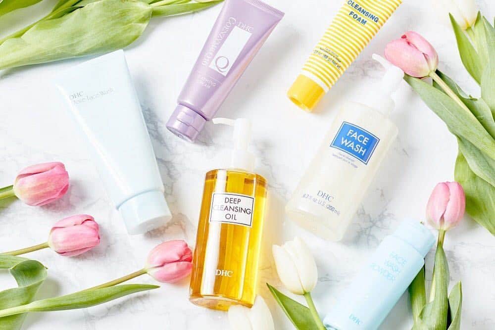 DHC Skincareさんのインスタグラム写真 - (DHC SkincareInstagram)「Cleansing the way into the weekend✨ What’s your favorite #springtime #doublecleanse?」3月30日 3時39分 - dhcskincare