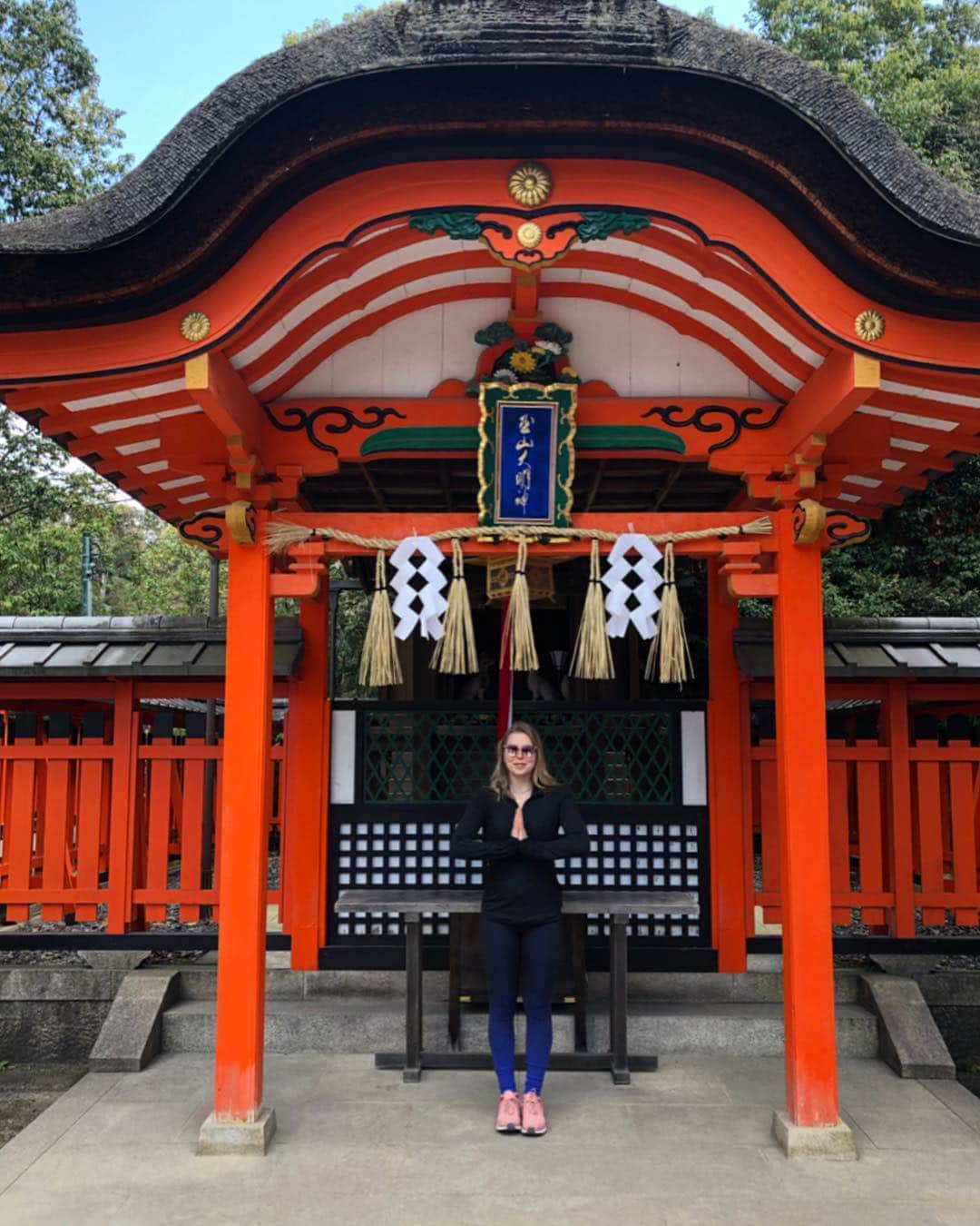 ニコル・ラジコワのインスタグラム：「if I ever have bad luck again I’m filing a complaint」