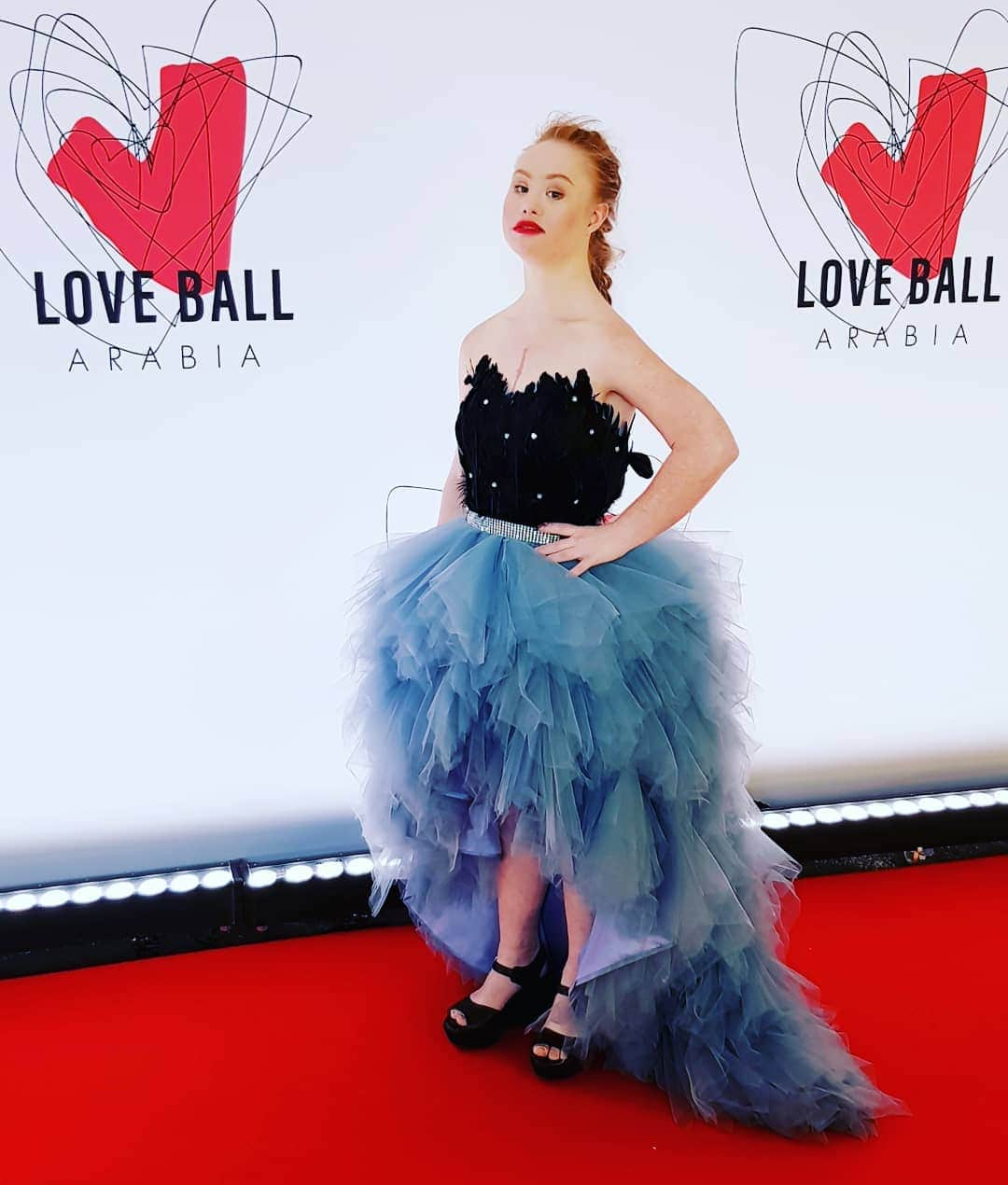 マデリン・スチュアートさんのインスタグラム写真 - (マデリン・スチュアートInstagram)「The Love ball by @nakedheartfoundation and @natasupernova #model #love @inclusion」3月30日 4時18分 - madelinesmodelling_