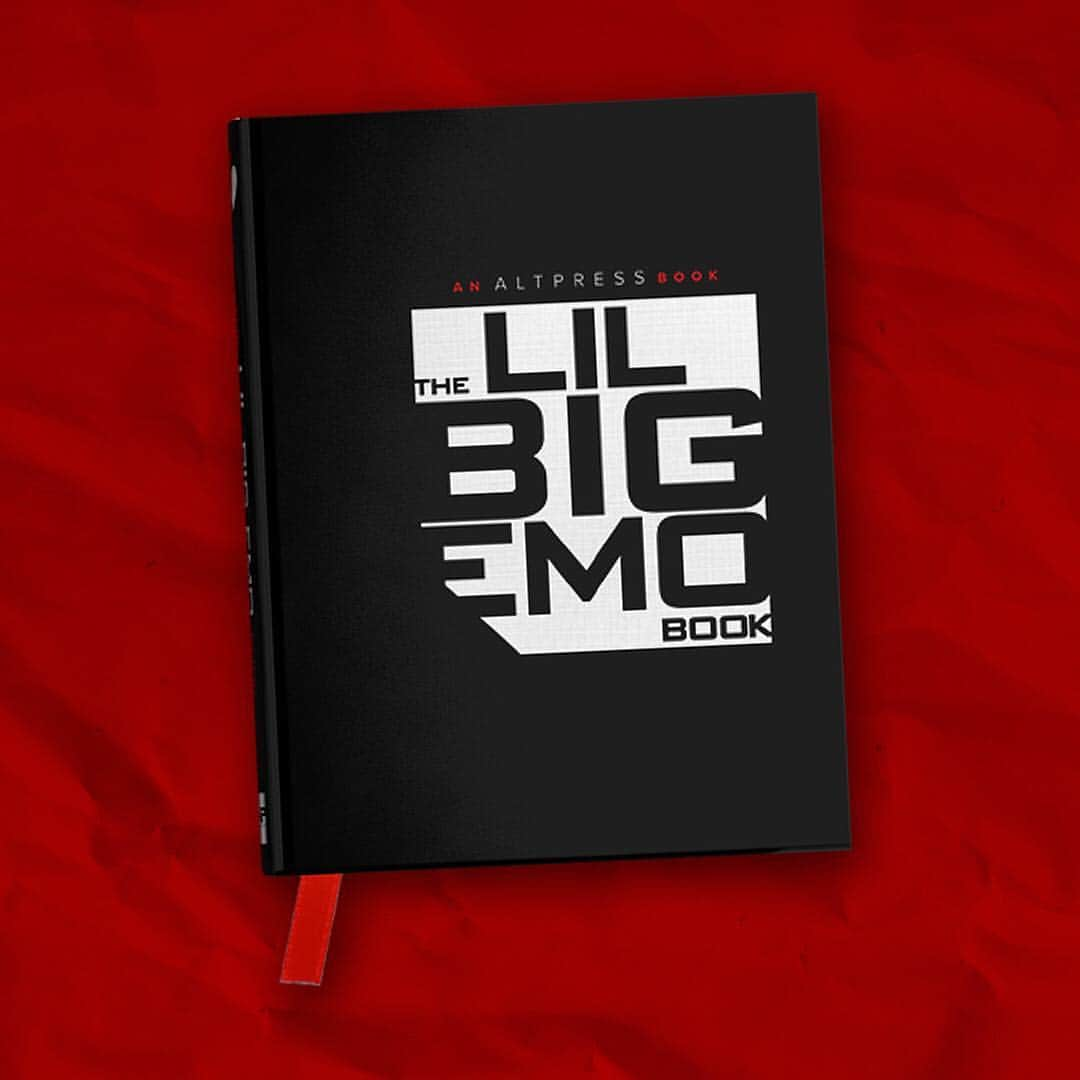 Alternative Pressさんのインスタグラム写真 - (Alternative PressInstagram)「However you may be feeling, somebody in a band you like has been there before. In the first AltPress hardcover book, The Lil Big Emo Book features more than 100 quotes from your favorite artists including Paramore, My Chemical Romance, Panic! At The Disco, Fall Out Boy, and more, offering words of encouragement, recalling the dark times in life, and appreciating music, just like you. It's basically the emo bible 🖤 Snag one of these extremely limited lil books now at LINK IN BIO⁣⠀ .⁣⠀ .⁣⠀ .⁣⠀ #altpress #ap #alternativepress #iamap #emo #emomusic #emonite #emonitela #warpedtour #warpedbands #emoquotes #emobands #lilbigemo #lilbigemobook #emobook」3月30日 5時03分 - altpress