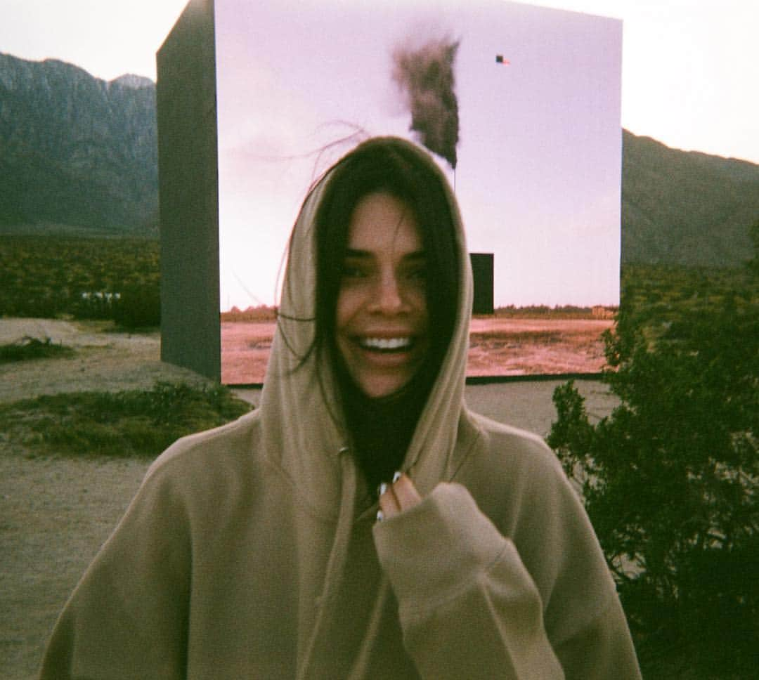 ケンダル・ジェンナーさんのインスタグラム写真 - (ケンダル・ジェンナーInstagram)3月30日 4時59分 - kendalljenner