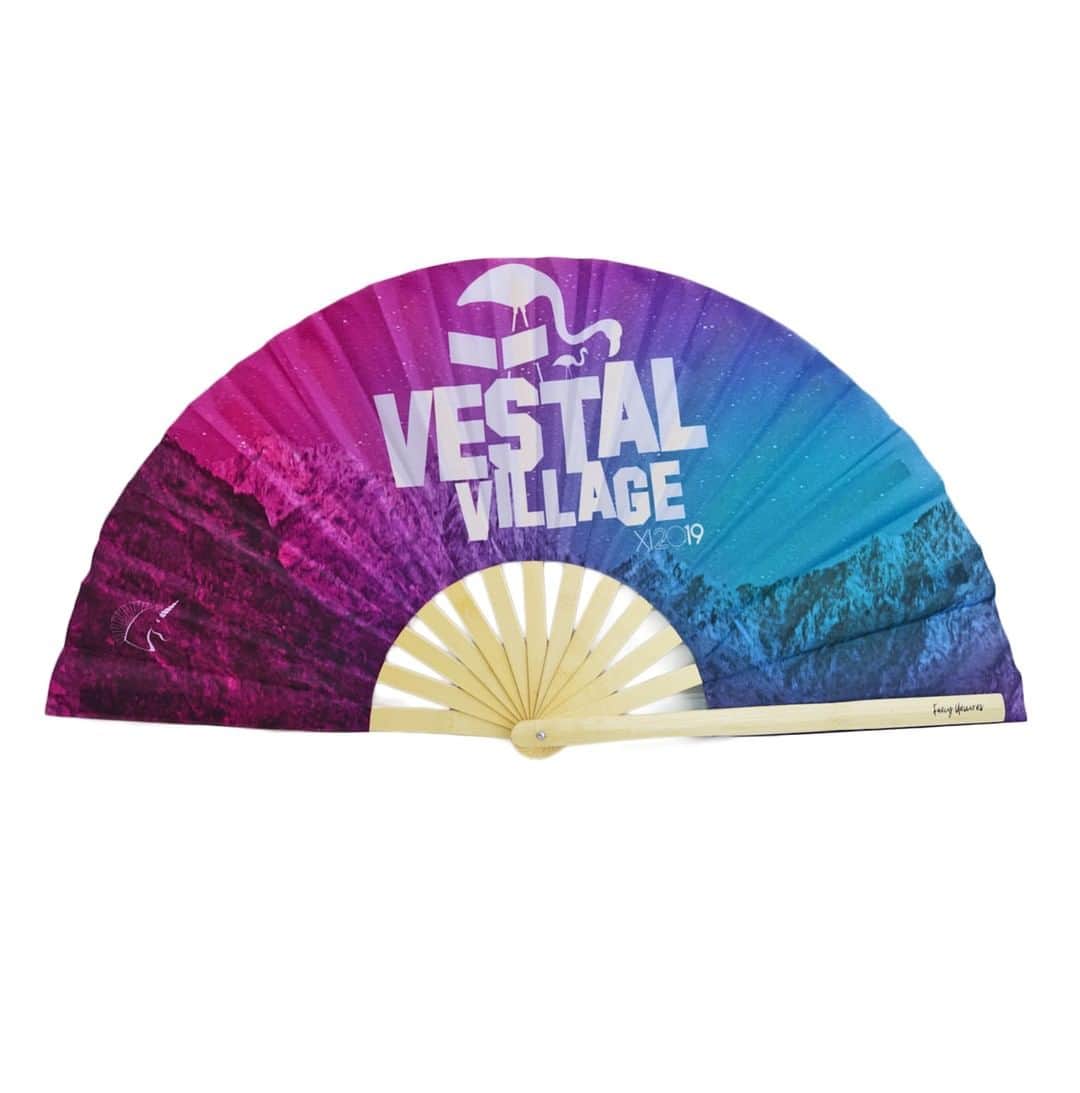 ベスタルのインスタグラム：「Just some of the schwag available at the Vestal Village 2019! Stay tuned - there's a whole lot more!⁣ ⁣ #vestal⁣ #vestalvillage⁣ #mickeyavalon⁣ #dirtnasty⁣ #fancyunicorns」