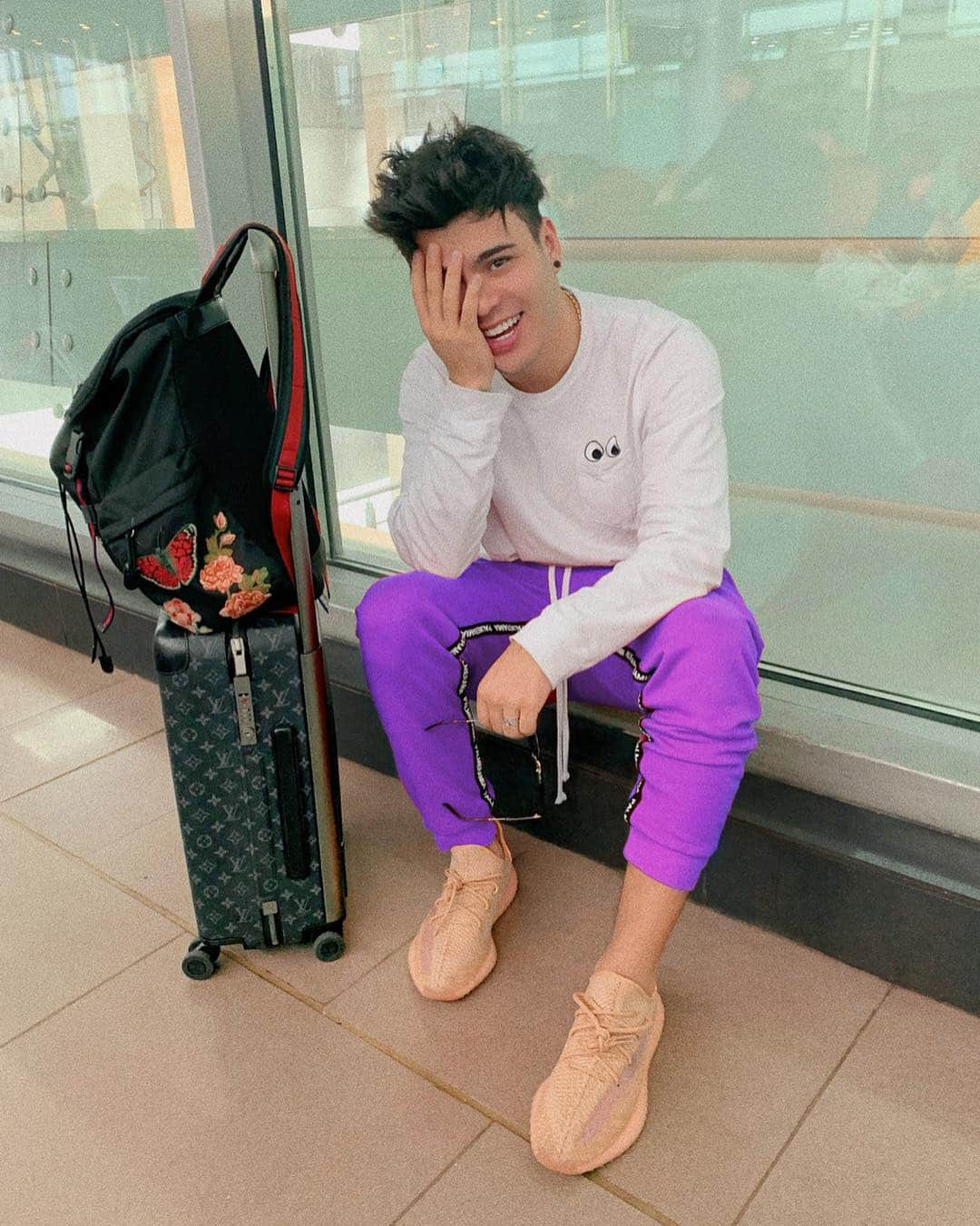 Sebastián Villalobosさんのインスタグラム写真 - (Sebastián VillalobosInstagram)「NOS FUIMOSSSS ✈️✈️💜😁!」3月30日 5時06分 - sebas