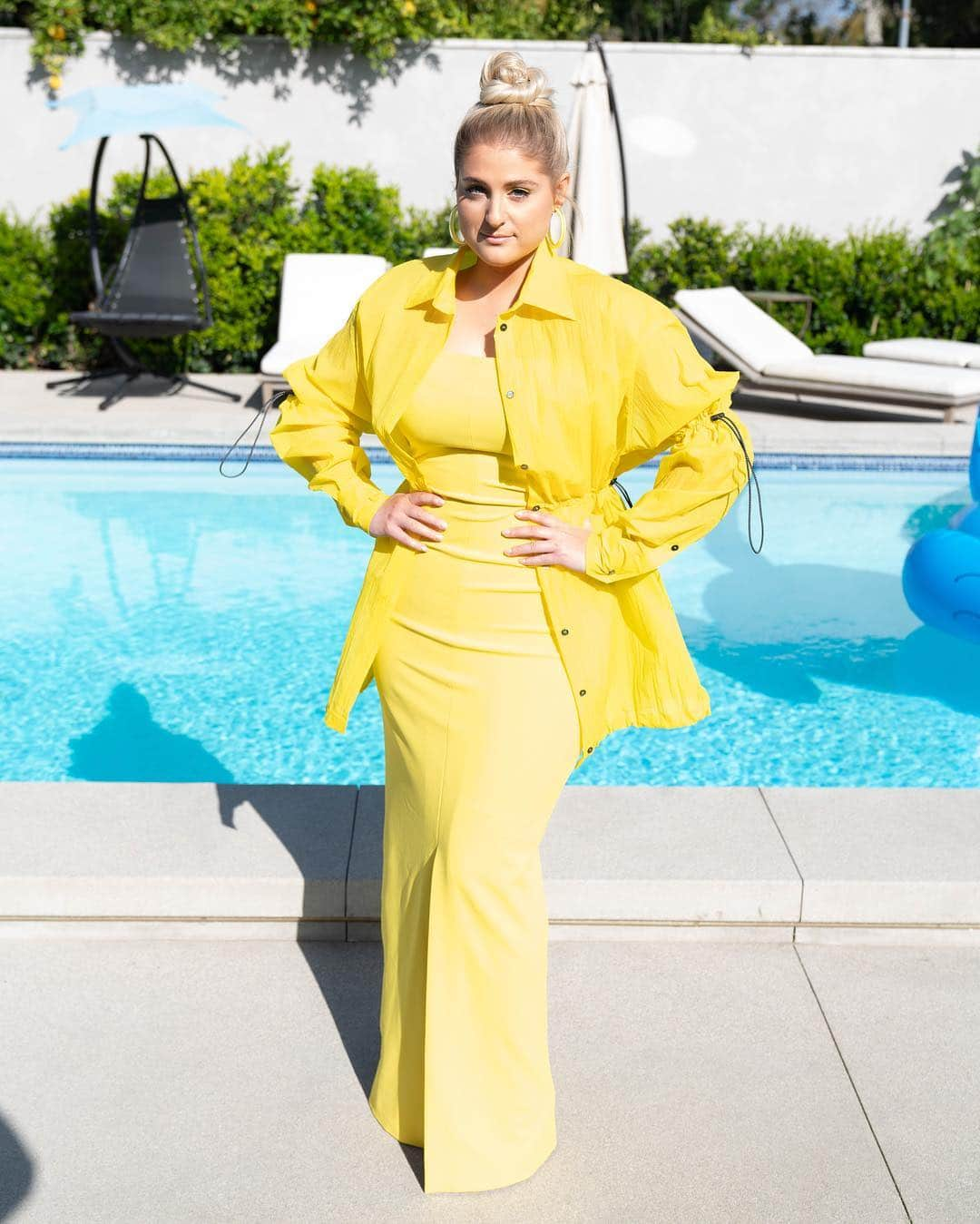 メーガン・トレイナーさんのインスタグラム写真 - (メーガン・トレイナーInstagram)「Quick photo shoot before the @glaad awards 💛」3月30日 5時10分 - meghantrainor