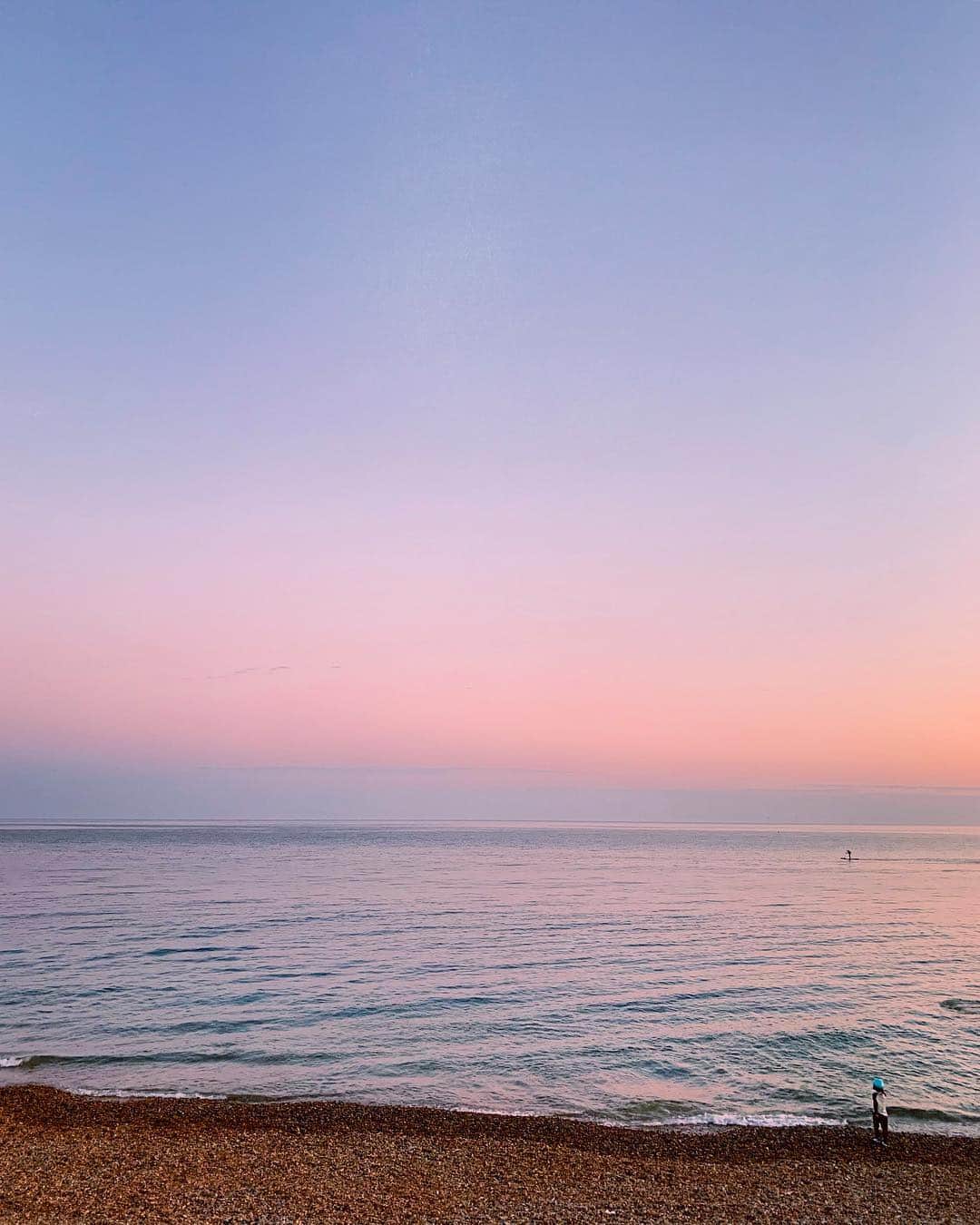 Tea and sittingさんのインスタグラム写真 - (Tea and sittingInstagram)「this evening’s beach escape...💞✨」3月30日 5時15分 - 5ftinf