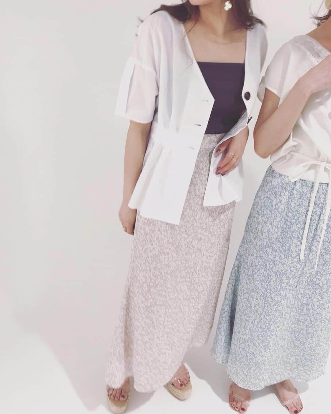 mysticさんのインスタグラム写真 - (mysticInstagram)「［ flower item ］﻿﻿﻿﻿﻿﻿ ﻿﻿﻿﻿﻿﻿ ﻿﻿﻿﻿ ﻿﻿ 小花柄マーメイドスカート ¥5,900+tax﻿ ﻿ ﻿ ﻿ 春は特に着たくなる花柄アイテムをまとめてみました☺︎♡﻿ ﻿ ﻿ ストーリーから飛べるのでぜひcheck✔︎✔︎✔︎﻿ ﻿ ﻿﻿﻿﻿﻿ ﻿﻿ ﻿﻿﻿ ﻿ ﻿﻿﻿ ﻿﻿﻿ ﻿﻿ ﻿﻿ ﻿﻿﻿﻿ #mystic_mystyle﻿﻿﻿﻿﻿﻿ #ミスティック﻿﻿﻿﻿﻿﻿ #mystic_2019ss﻿﻿﻿﻿﻿﻿ #ロングスカート﻿ #花柄スカート」3月30日 15時49分 - mystic_pr