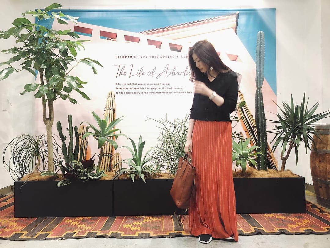 福井千佳さんのインスタグラム写真 - (福井千佳Instagram)「. . CIAOPANIC TYPY @ciaopanictypy 2019 Spring/Summer PRESS PREVIEW . #CIAOPANICTYPY#チャオパニック#チャオパニックティピー#ティピーコーデ#展示会#PRESSPREVIEW#オーダー会#fashion#ootd . . 昨夜、仕事終わりに駆け込みで。 . . とーっても可愛いアイテムをオーダーしてしまって、楽しみ楽しみ楽しみ😳 . . 実は、初めましてだったブランドさん。 . 優しく楽しくお話して下さった皆さまはじめ、全てのスタッフ様。 . 有難うございました🥰 . . #model#モデル#和装モデル#webモデル#関西モデル#手タレ#作品撮り#フリーランス#福井千佳#chika_fukui#インフルエンサー#美容#followme#style#おしゃれさんと繋がりたい#ヘアカラー#picoftheday#japan#サロモ#handmadeaccessory#ハンドメイドアクセサリー」3月30日 15時56分 - chika291