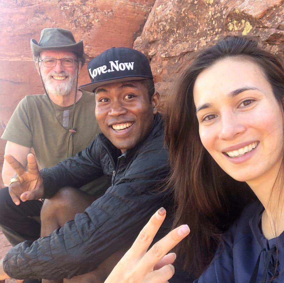 セリーナ・ジェイドのインスタグラム：「Love. Now.  Good days with my dad & my bro :) #sedona @kuteblackson」