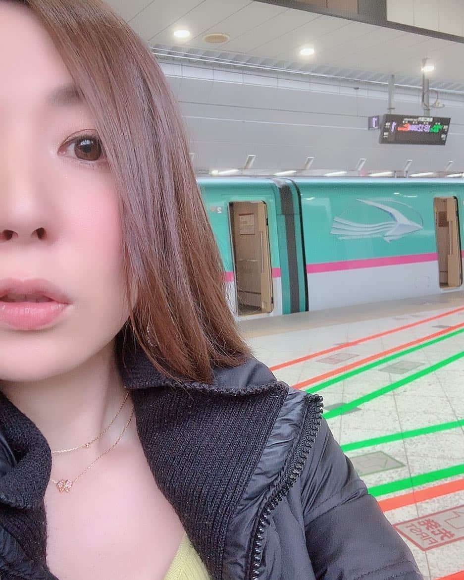 のインスタグラム：「はやぶさで仙台行ってきまーす🚄 #はやぶさ #新幹線 #仙台 #シュンガ #キャバクラ」
