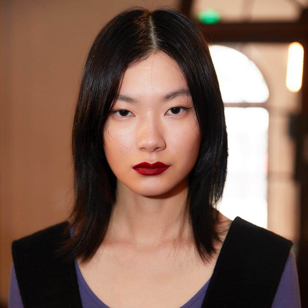 資生堂 さんのインスタグラム写真 - (資生堂 Instagram)「Shanghai Fashion Week  WHM #shanghaifashionweek #aw19  #backstage #hair and #makeup  by @shiseido_hma  #headhairstylist by @tadashi.harada  #headmakeupartist by @yuka_ishizuka_0922  @shiseido #beautyreimagined  #visiblefeelsinvisible  @shiseidopro_official  #shiseidoprofessional  @sabfa_official  #shanghai #fashion #fashionphotography  #上海时装周 #时装 #化妆 #发型」3月30日 16時24分 - shiseido_hma