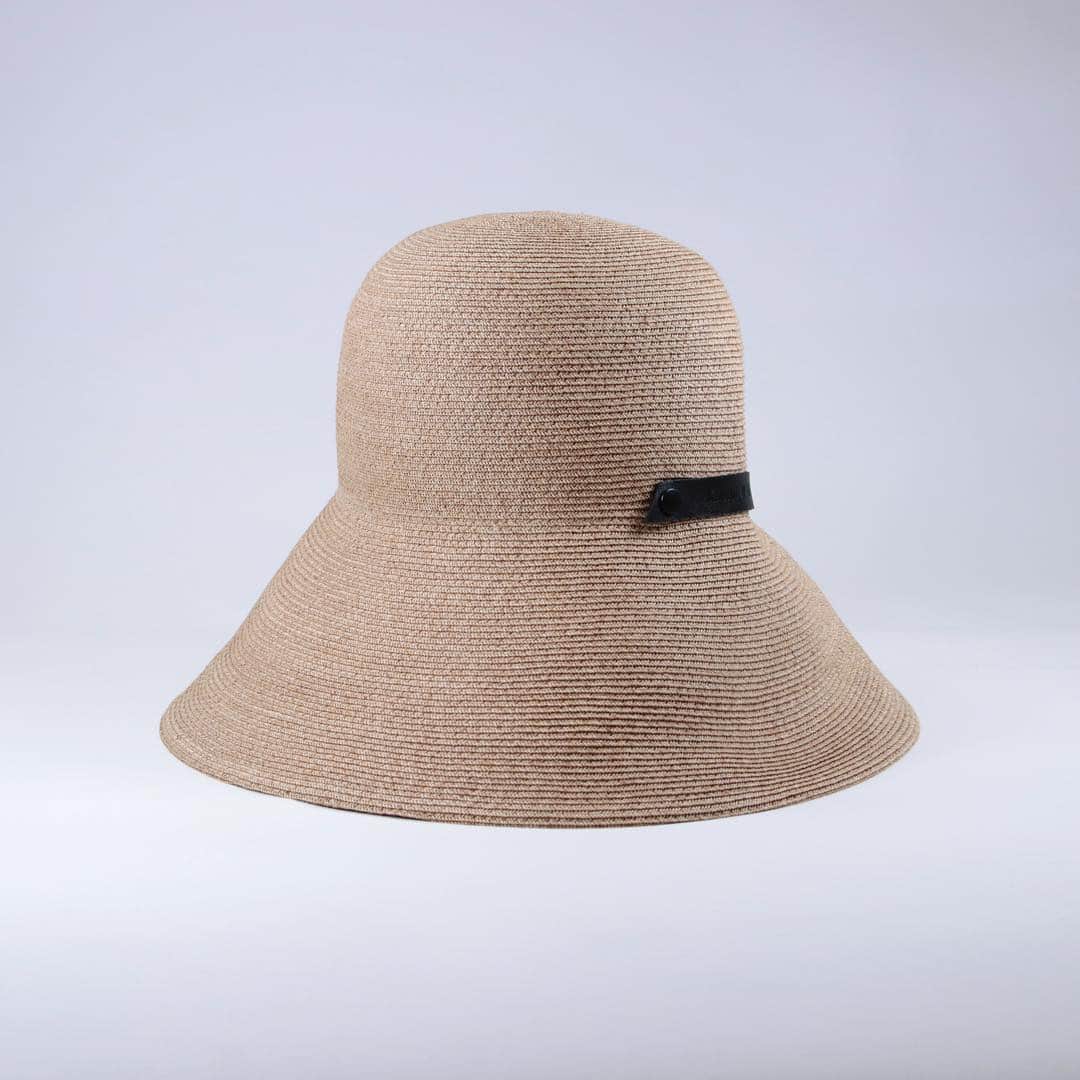 のインスタグラム：「Pocket shade #kamilavka19ss #kamilavka #pocketshade #pocket #shade」