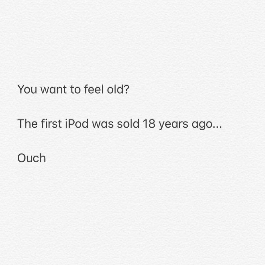 Black Jaguar-White Tiger さんのインスタグラム写真 - (Black Jaguar-White Tiger Instagram)「I was 7 when it came out :) #iPod #Apple」3月30日 7時44分 - blackjaguarwhitetiger
