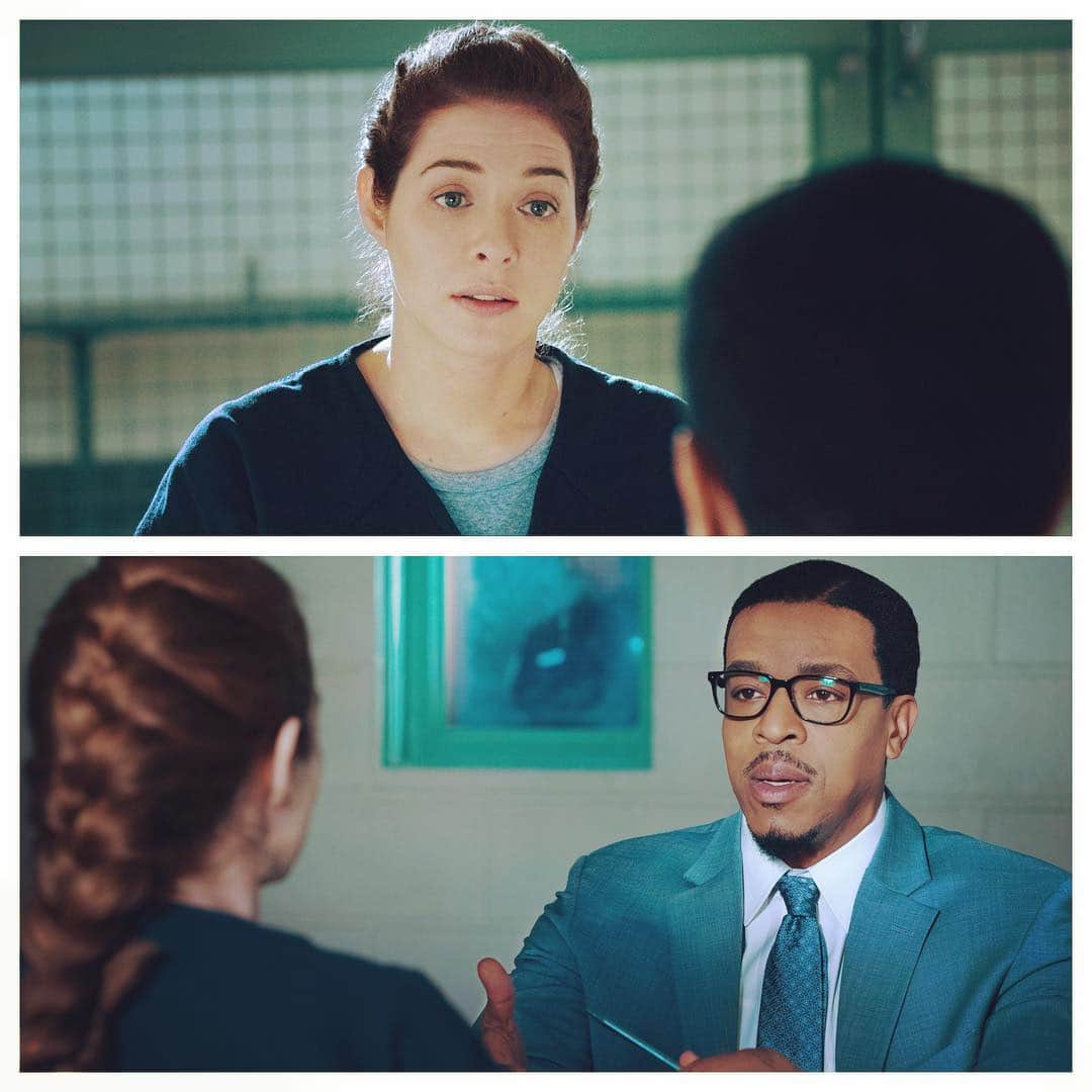 のインスタグラム：「I (or rather, Maddie) might be in prison in this photo. Welp. That can’t be good. See you tonight at 9pm for @innocentonfox! #ProvenInnocent」