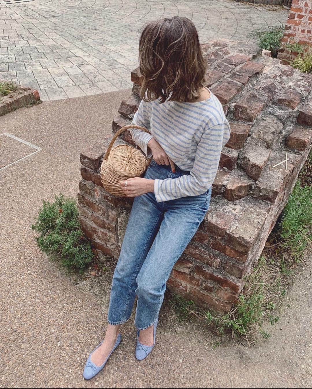 miheeさんのインスタグラム写真 - (miheeInstagram)「ootd ㅤ ㅤ 💙💙💙 ㅤ ㅤ tops : @_nui_official #nui ㅤ ブルーの他にピンクも可愛い色🌸*🤤 ㅤ ㅤ denim : @gu_for_all_ #gu shoes : @charleskeith_jp  #charlesandkeith  ㅤ ㅤ」3月30日 7時52分 - __mihi__