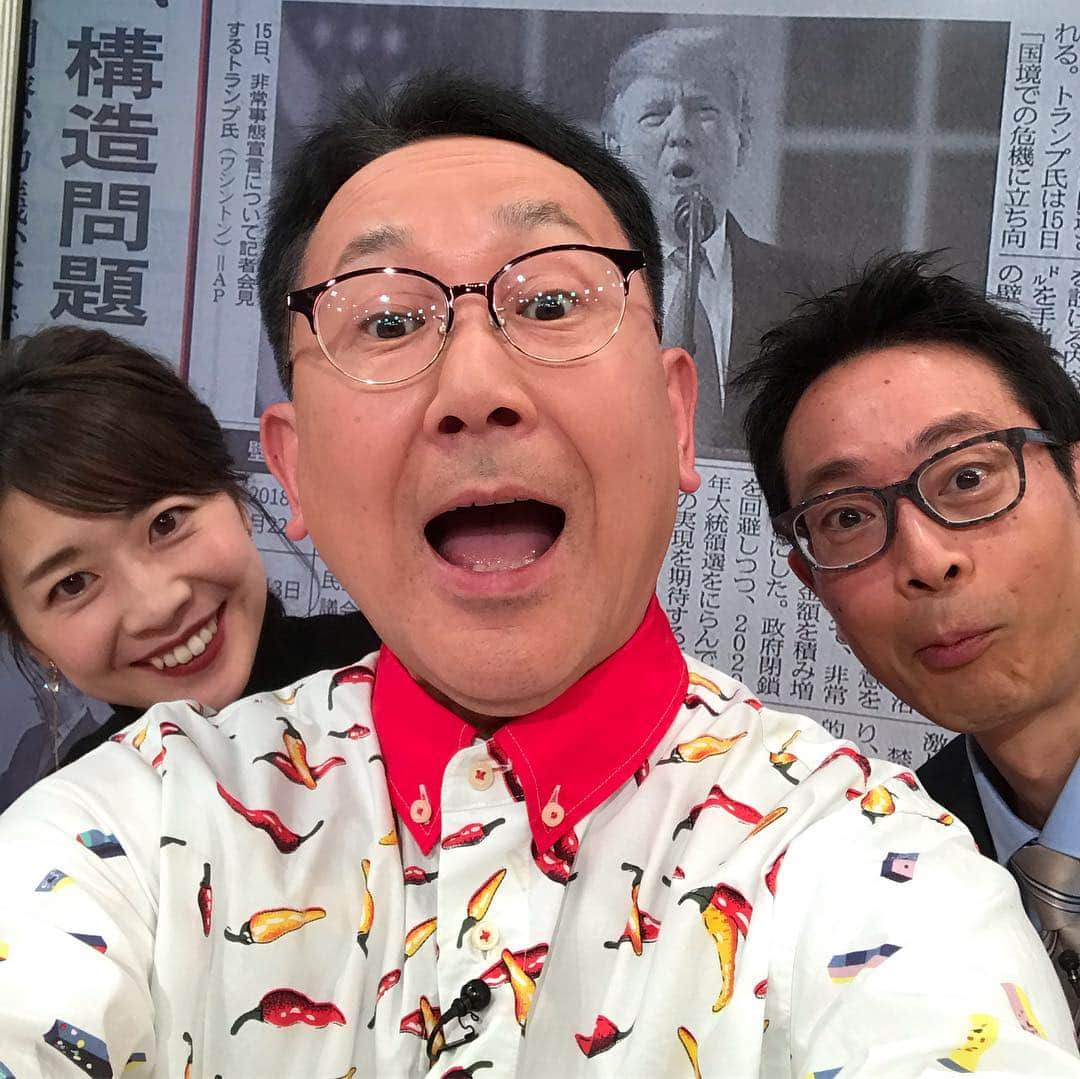 森武史さんのインスタグラム写真 - (森武史Instagram)「大エース辛坊さんは抜けはりましたが、 残る戦力で、 4月からまた適当に気張ります。 辛坊さんとは良くコンビのように言われましたけど、自分としましては、 先輩について行った感じです。 今後は野村明大、虎谷温子との トリオでお伝えするのが殆どですので、 トリオ芸になるよう、 三人で三本の矢を折るように、 視聴者の皆さんに喜んでいただけるよう頑張ります〜〜！ゆるゆるに… #すまたん」3月30日 8時33分 - takeshimori.free.tar.ana