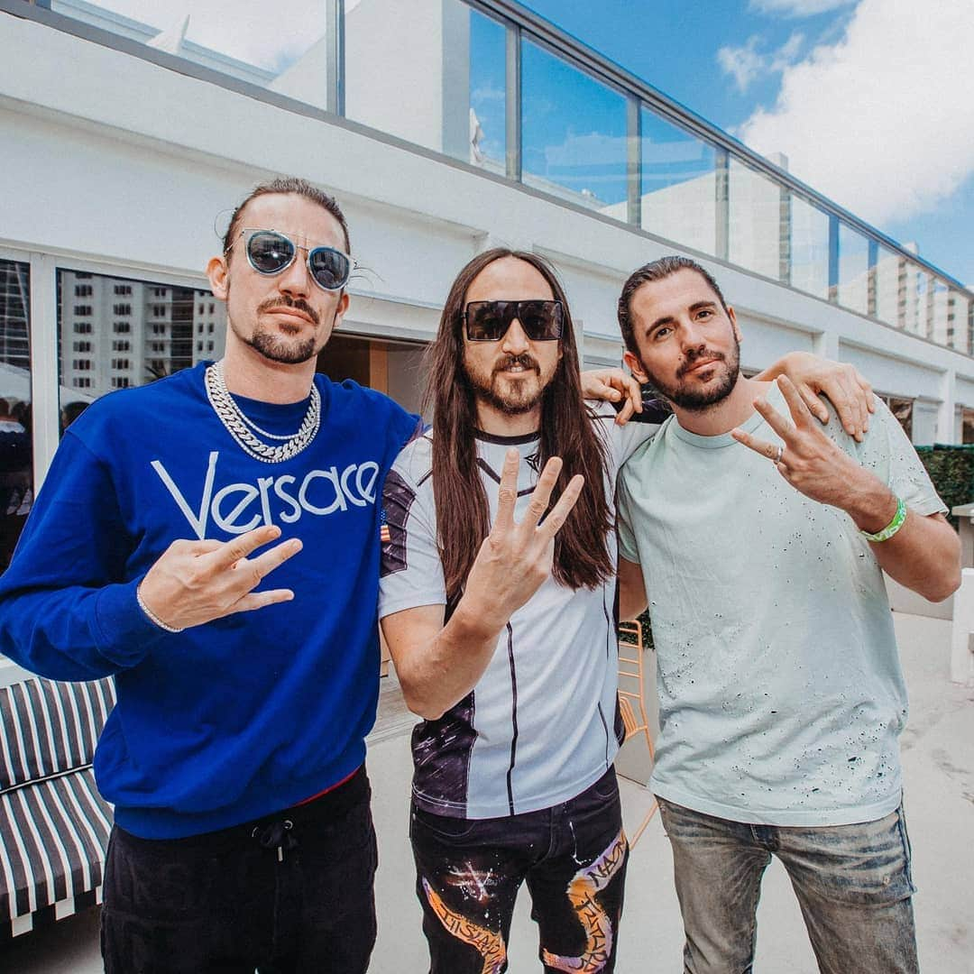 スティーヴ・アオキさんのインスタグラム写真 - (スティーヴ・アオキInstagram)「Where should we play next? @dimitrivegasandlikemike #3arelegend」3月30日 8時33分 - steveaoki