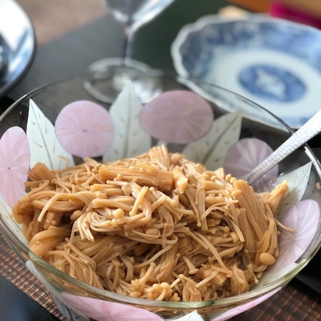 寺川綾さんのインスタグラム写真 - (寺川綾Instagram)「前回のお料理教室、和食。 日本人で良かった〜と、改めて思った瞬間でもありました♡ リピートメニュー間違いなし😍 #野口まき先生 #お料理教室 #和食 #いつも簡単で美味しいレシピ #最高です♡ #お世話になりました🙇」3月30日 8時56分 - terakawaaya_official