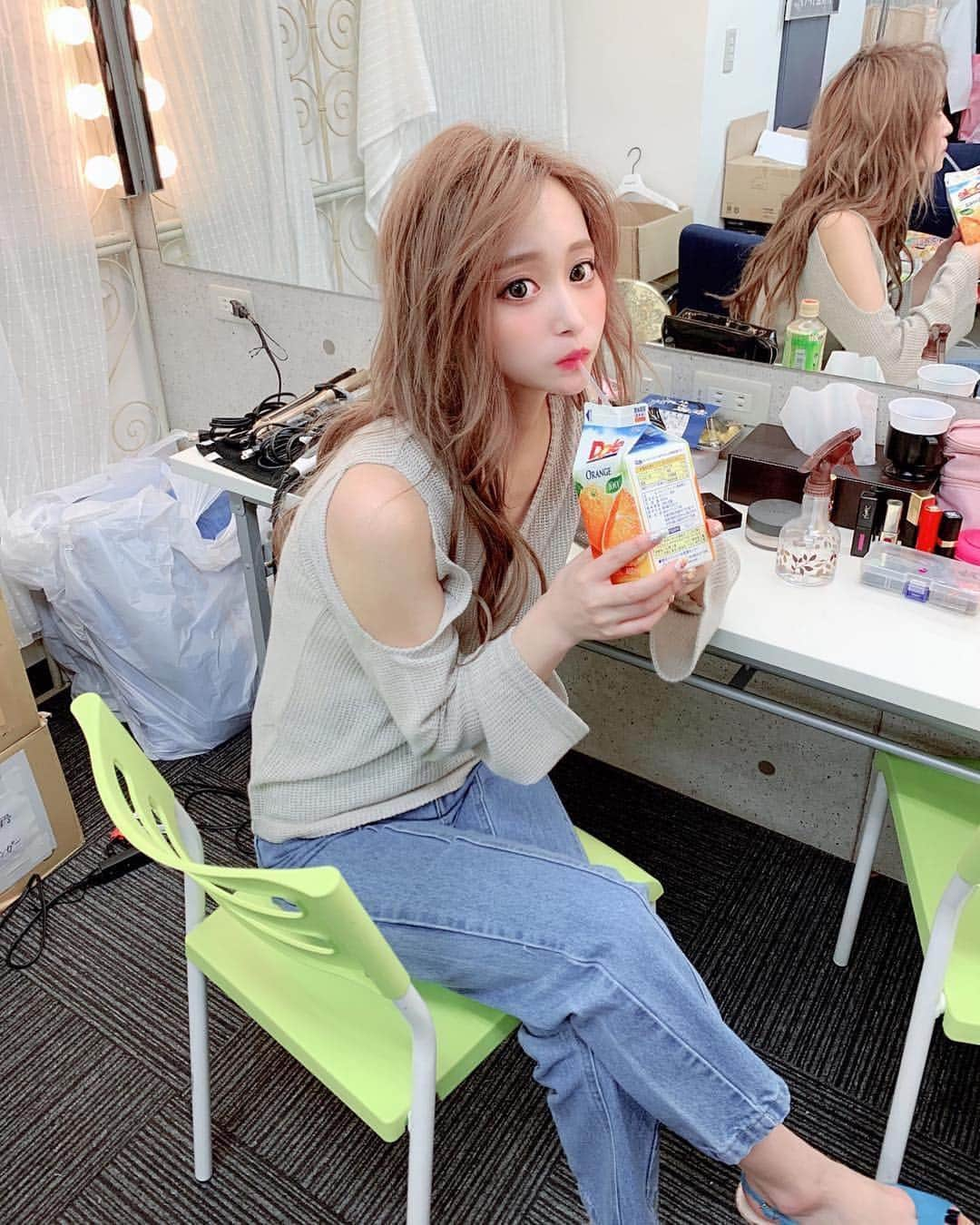 美女美容事情さんのインスタグラム写真 - (美女美容事情Instagram)「《最近ハマっているもの🍊💕》⠀ *⠀ リポストを使って、素敵な写真📷✨を投稿されてる方を紹介させて頂く⠀⠀⠀⠀ 【💄美女美容事情💅】のコーナーです✨⠀ *⠀⠀⠀⠀⠀⠀⠀ いいねやコメント、フォローして応援してね❤︎🥰🎶⁣⠀ *⠀⠀⠀⠀⠀⠀⠀ 今回ご紹介させて頂きますのは❤︎⠀ 小川 青空さん< @aozora_ogawa >の素敵なお写真📸⠀ *⠀ 最近100%ジュースにハマっているという小川青空さん💕⠀ ナチュラルな美しさに憧れます🥰⠀ *⠀⠀ 小川 青空さんのアカウントには他にも素晴らしい投稿が沢山ありますので是非覗いてみてくださいね💁‍♀️💙⠀ *⠀⠀ 小川 青空さん< @aozora_ogawa >⠀ 素敵な投稿ありがとうございました☺️📸✨⠀⠀⠀⠀⠀⠀⠀⠀ △▼△▼△▼△▼△▼△▼△▼△▼△▼⠀⠀⠀⠀⠀⠀⠀⠀⠀⠀⠀⠀⠀⠀⠀⠀⠀⠀⠀⠀⠀⠀⠀⠀⠀⠀⠀⠀⠀⠀⠀⠀⠀ ❤🧡💛「美女美容事情」💚💙💜⠀⠀⠀⠀⠀⠀⠀⠀⠀⠀⠀⠀⠀⠀⠀ 👇掲載ご希望の方は👇⠀⠀⠀⠀⠀⠀⠀⠀⠀⠀⠀⠀⠀⠀⠀⠀ @b_b_j.jタグ付けと🖤 # ビジョビ⠀🖤⠀⠀⠀⠀⠀⠀⠀⠀⠀⠀⠀⠀⠀⠀⠀ をタグ付けお願いします✨⠀⠀⠀⠀⠀⠀⠀⠀⠀⠀⠀⠀⠀⠀⠀⠀ ――――――――――――――――⠀⠀⠀⠀⠀⠀⠀⠀⠀⠀⠀⠀⠀⠀⠀⠀⠀⠀⠀⠀⠀⠀⠀ ～姉妹アカウントのご紹介～⠀⠀⠀⠀⠀⠀⠀⠀⠀⠀⠀⠀⠀⠀⠀⠀⠀⠀⠀⠀⠀⠀⠀⠀⠀⠀⠀ ◇美容情報を紹介している«美女美容事情～Beauty～»⠀⠀⠀⠀⠀⠀⠀⠀⠀⠀⠀⠀⠀⠀⠀⠀⠀⠀⠀⠀⠀⠀⠀⠀⠀⠀ ( @b_b_j.j_b )⠀⠀⠀⠀⠀⠀⠀⠀⠀⠀⠀⠀⠀⠀⠀⠀⠀⠀⠀⠀⠀⠀⠀⠀⠀⠀⠀ ◇美しい旅スポット紹介をしている«美 spot»⠀⠀⠀⠀⠀⠀⠀⠀⠀⠀⠀⠀⠀⠀⠀⠀⠀⠀⠀⠀⠀⠀⠀⠀⠀ ( @b__spo )⠀⠀ ⠀ ◇ビジョビがお届けするセレクトショップ«bi select»⠀ ( @bi_select )⠀ ⠀⠀⠀⠀⠀⠀⠀⠀⠀⠀⠀⠀⠀⠀⠀⠀⠀⠀⠀⠀⠀ よかったらこちらも覗いてみてね✨⠀ ――――――――――――――――⠀⠀⠀ @b_b_j.j⠀⠀ #コスメ #メイク #beauty⠀⠀⠀⠀⠀⠀⠀ #美肌 #マスカラ⠀⠀ #さらさらヘアー #ヘアースタイル ⠀⠀ #アイメイク #トレンド ⠀⠀⠀⠀⠀⠀⠀⠀⠀ #メイクアップ #春コーデ ⠀⠀⠀ #美白ケア ⠀⠀⠀#ジュース #カラコン #韓国コスメ ⠀⠀⠀⠀⠀ #美意識向上 #春カラー ⠀⠀⠀⠀⠀ #アイシャドウ #女子力アップ ⠀⠀⠀⠀⠀ #アイライン #ロングヘア  #リップ💄 #お洒落な人と繋がりたい ⠀⠀⠀⠀#ナチュラル  #女子力 #女子力向上 ⠀⠀⠀⠀⠀⠀⠀⠀⠀ #リップ #チーク⠀⠀⠀⠀⠀ #naturalbeauty #makeup」3月30日 9時14分 - b_b_j.j