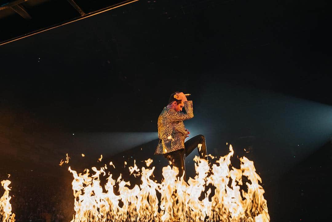 Panic! At The Discoさんのインスタグラム写真 - (Panic! At The DiscoInstagram)「Thank you London II #prayforthewickedtour 📸- @jakechams」3月30日 9時29分 - panicatthedisco