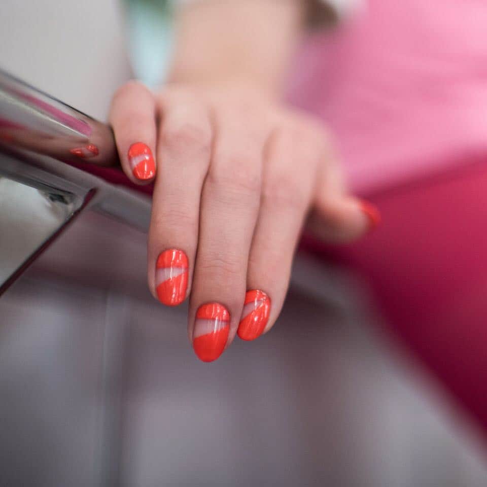 OPIさんのインスタグラム写真 - (OPIInstagram)「See? Less can indeed be more. Try "Toro To You" #NailArt created using #TempuratureIsRising! from our new #OPITokyo collection. #orangenails #cutenails #naildesigns #negativespacenails」3月30日 9時50分 - opi