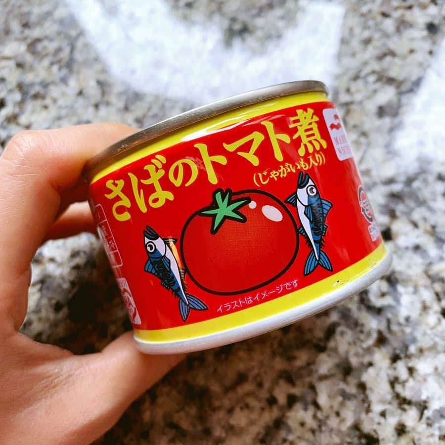 多岐川華子さんのインスタグラム写真 - (多岐川華子Instagram)「お仕事の前に、缶詰で簡単ごはん🍝 今回は【さばのトマト煮缶】 この缶詰には鯖やトマトの他に じゃがいもやオリーブも入ってて✨ なんならコンソメなんかも入ってた。 フライパンで醤油と酒、塩胡椒はほんの少しプラスしたけど楽っ。 （↑しなくても充分美味しい）  長ネギと大葉、白ごまをのせて 途中から七味唐辛子🌶もかけて美味しくいただきました😚🙏 . . #food#instafood#japanesefood#cooking#instagood#japan##pasta#おうちごはん#家ごはん#ごはん#朝ご飯#昼ごはん#ダイエット#食事#バランス#献立#食の大切さ#時短#簡単料理#さばのトマト煮缶#パスタ#缶詰#缶詰レシピ#はなこ飯」3月30日 10時07分 - hanako__official