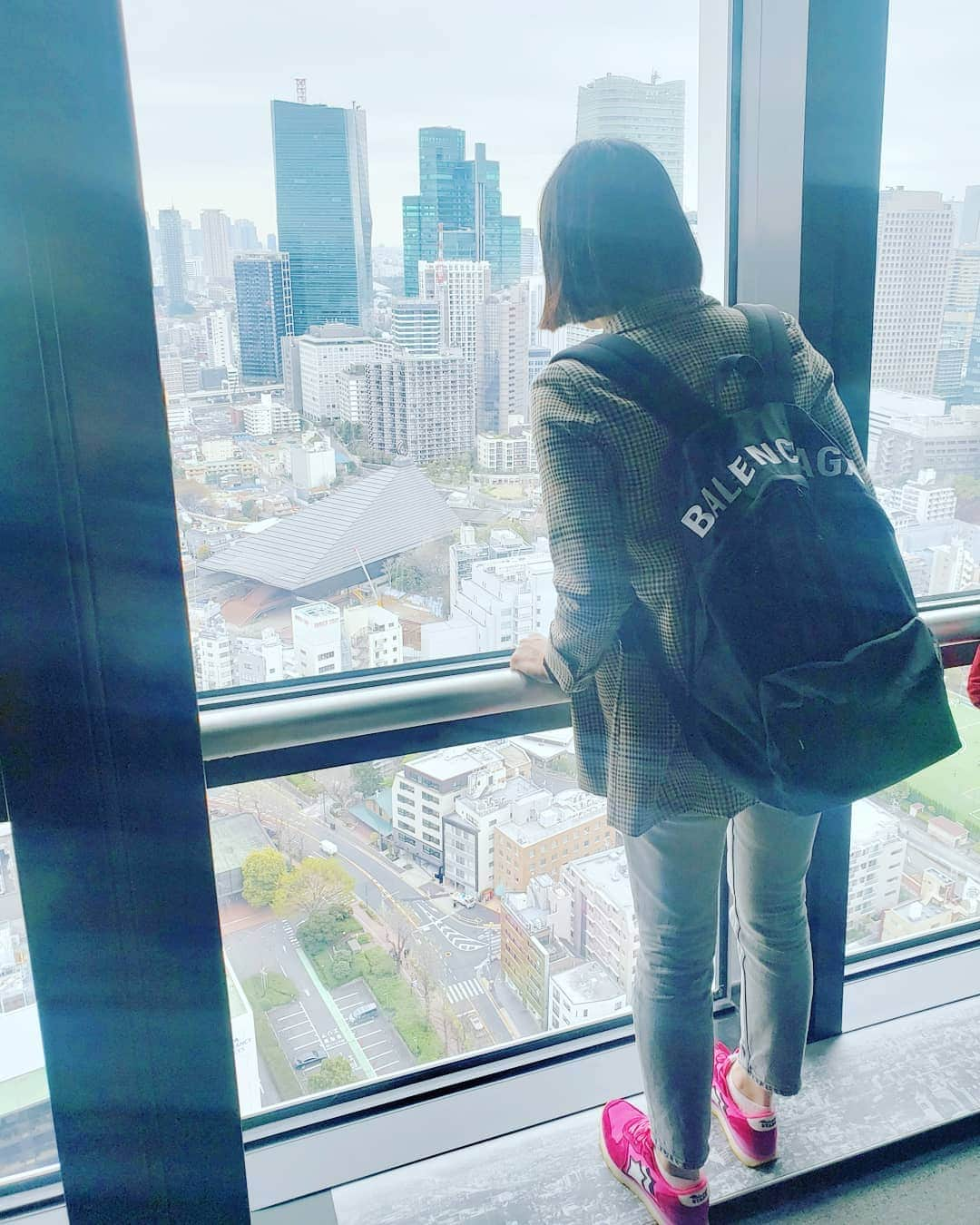 服部ひで子さんのインスタグラム写真 - (服部ひで子Instagram)「東京タワー🗼も行ってきました＼(^^)／ 愛宕神社からも 歩いて行ける距離。  なんと、東京タワーも 去年の12月で60周年を迎えられたそうです！！！ このタイミングで、 来られた事に、ご縁を感じますね＼(^o^)／ 東京タワーも、 強力なパワースポット✨🌈 これからも、吉本新喜劇が益々発展していきますように👑😊 #東京タワーも  #吉本新喜劇 も #60周年」3月30日 10時18分 - hideko_hattori