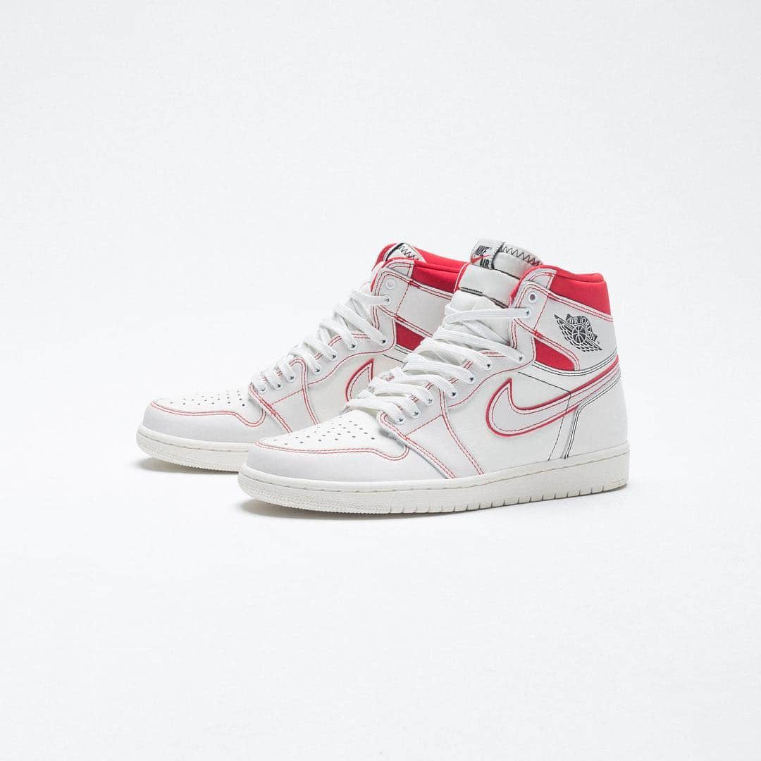 UNDFTDさんのインスタグラム写真 - (UNDFTDInstagram)「Air Jordan 1 Retro High OG // Available Saturday 3/30 at All Undefeated Chapter Stores and Undefeated.com」3月30日 10時13分 - undefeatedinc