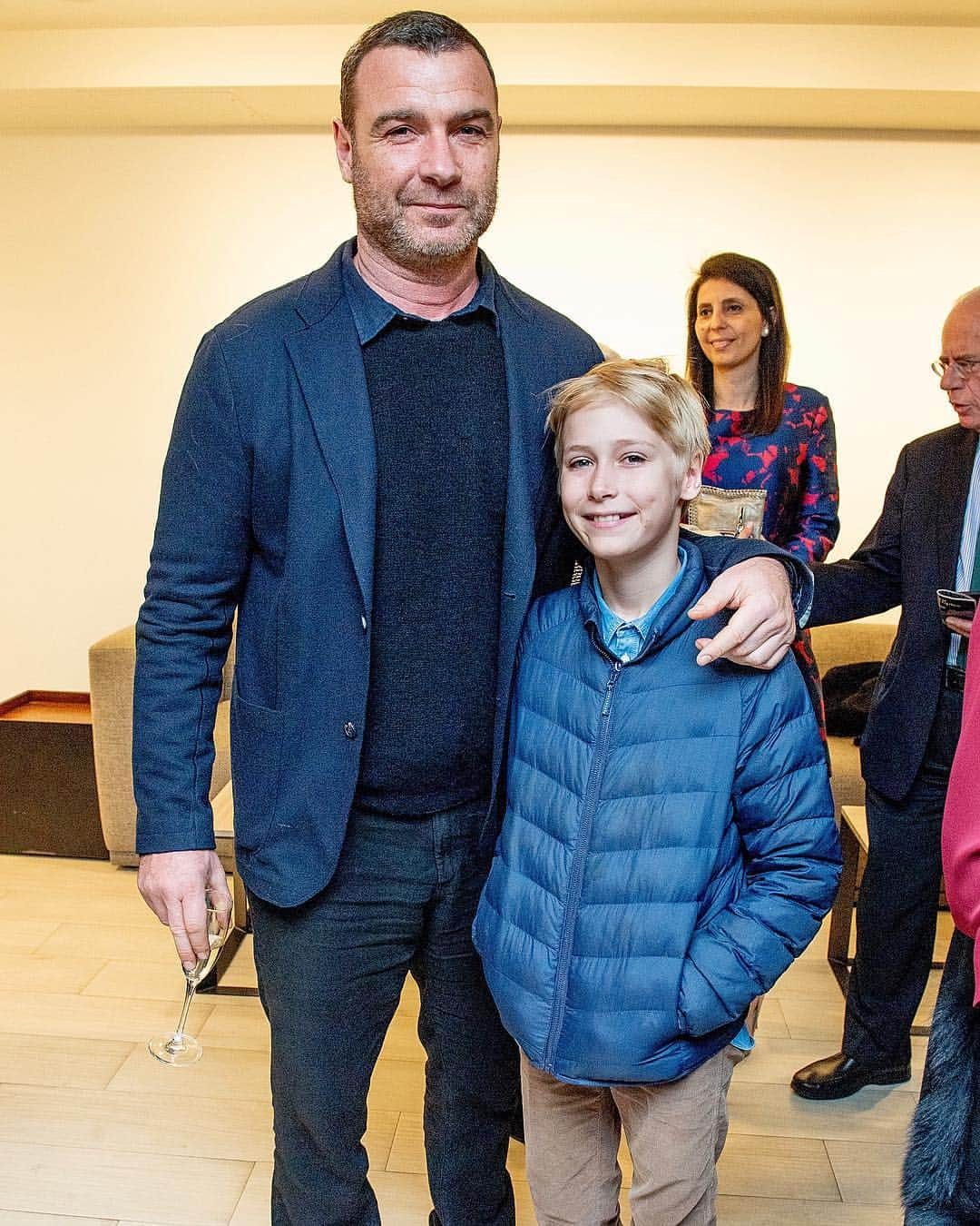 Just Jaredさんのインスタグラム写真 - (Just JaredInstagram)「@lievschreiber is joined by his son Sasha at the @batshevadancecompany Gala in NYC! #LievSchreiber Photo: Getty」3月30日 10時48分 - justjared