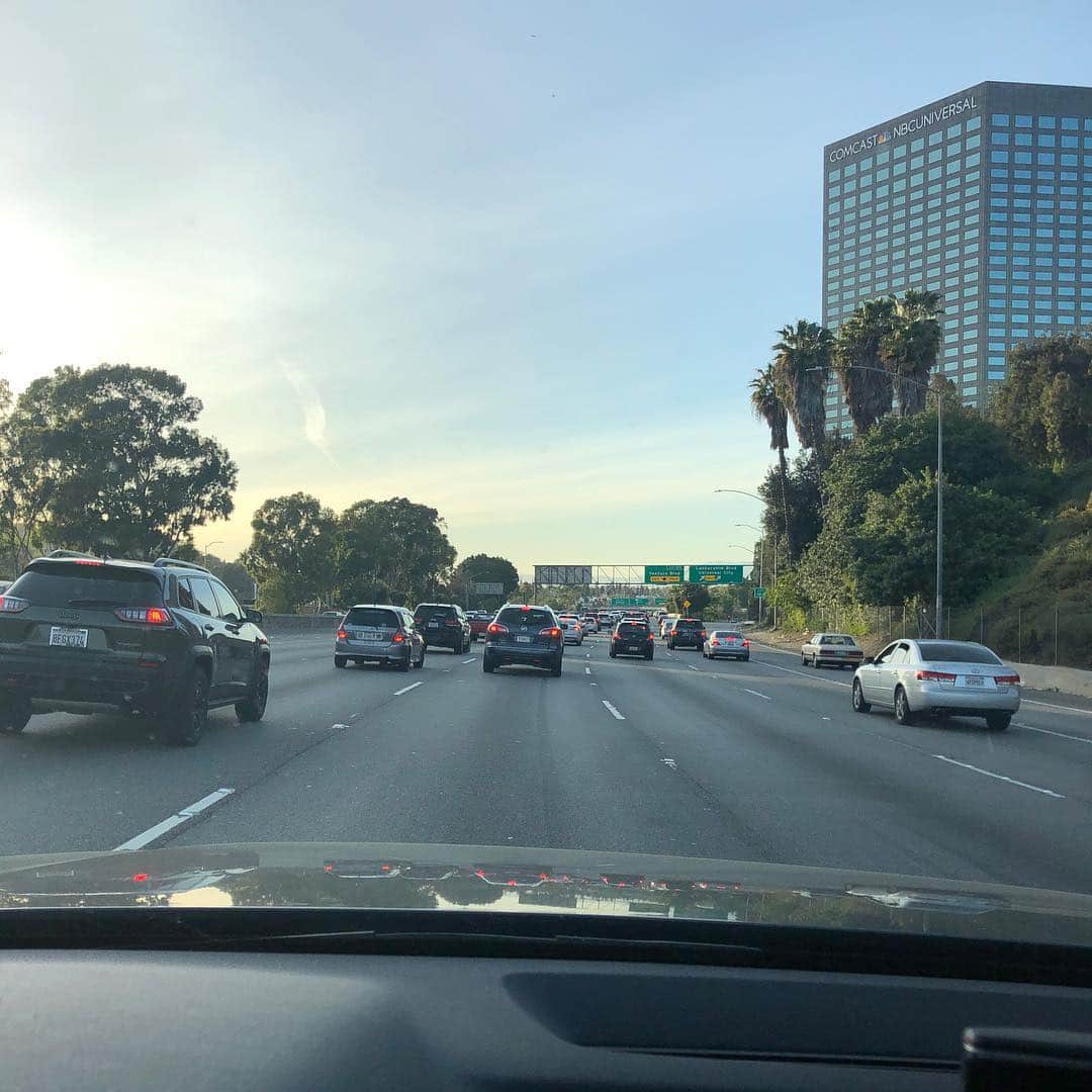 メリッサ・ジョーン・ハートさんのインスタグラム写真 - (メリッサ・ジョーン・ハートInstagram)「Let the road trip begin.... #NoSleepTillTahoe PS posting this from rest stop」3月30日 10時50分 - melissajoanhart
