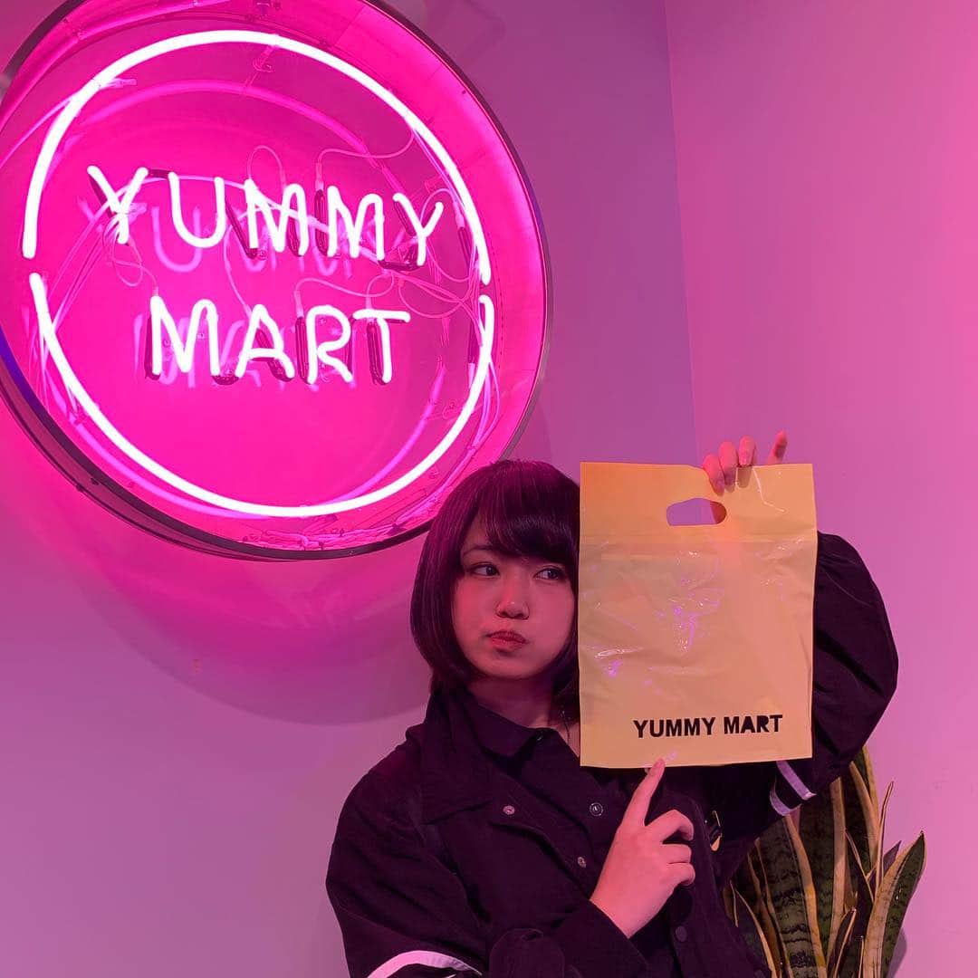 のインスタグラム：「#YUMMYMART さんのレセプションパーティに行ってきました💓✨ ゲームセンターみたいなしようになってて、UFOキャッチャーとかプリクラとかあってすごい楽しめた🤭  ののかが、うる星やつらを知らないことに衝撃をうけた一日でした ジェネレーションギャップ、、、」