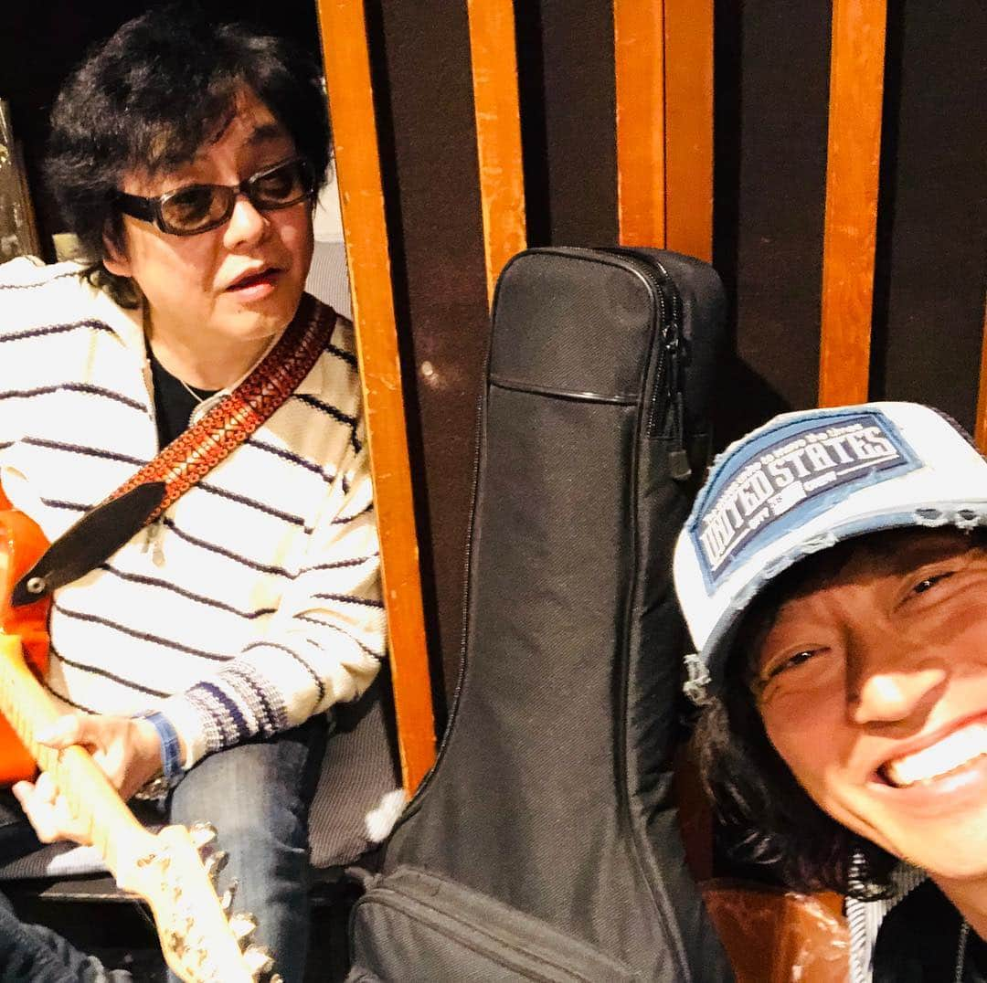 日野賢二さんのインスタグラム写真 - (日野賢二Instagram)「Last night Recording@ Izu studio ^_^夕べから伊豆スタジオで、レコーディング1日目^_^」3月30日 11時26分 - jinobass