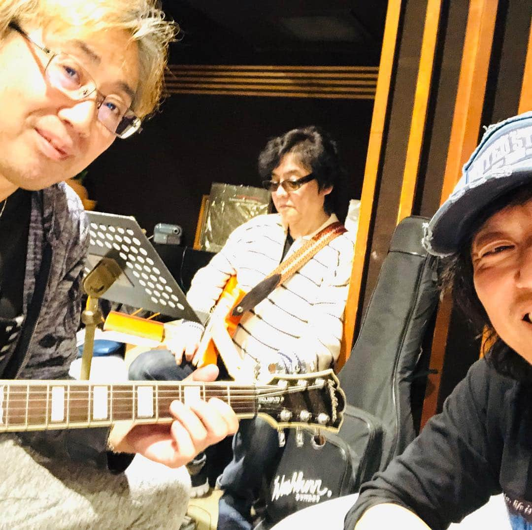 日野賢二さんのインスタグラム写真 - (日野賢二Instagram)「Last night Recording@ Izu studio ^_^夕べから伊豆スタジオで、レコーディング1日目^_^」3月30日 11時26分 - jinobass