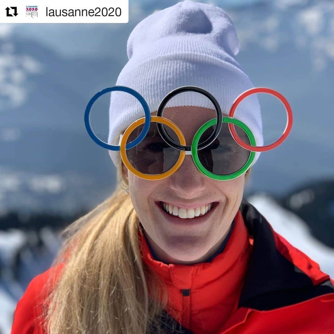 オリンピックさんのインスタグラム写真 - (オリンピックInstagram)「😍 @lausanne2020 @youtholympics ・・・ Our ambassador @fannysmith: . ✅ 1 Olympic medal (bronze at PyeongChang 2018) . ✅ 3 times Olympian . ✅ 19 World Cup victories . ✅ 39 World Cup podiums . ✅ Endless source of inspiration . . @youtholympics @fisfreestyle @villarstourisme #freestyleskiing #freestyleski #villars」3月30日 16時56分 - olympics