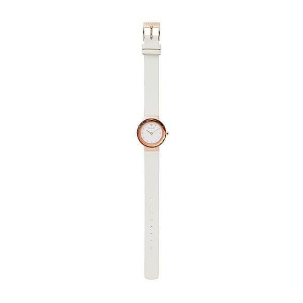 TiCTACさんのインスタグラム写真 - (TiCTACInstagram)「「SKAGEN」左・右 ¥18,000+tax 中¥20,000+tax 上品で洗練された印象の最新モデル。ファセットカットのベゼルやグリッツインデックス、光を受けて輝くディテールがフェミニンなアクセントになっています。 #skagen #スカーゲン #skagenwatch  #skagendenmark  #北欧デザイン #北欧スタイル #tictac #watch #チックタック時計店 #時計 #腕時計 #pairwatch  #ペアウォッチ #お揃いの時計 #おそろいの時計 #腕時計の贈り物  #誕生日プレゼント時計  #記念日プレゼント時計 #シンプルスタイル  #シンプルデザイン #クリスマスプレゼント時計 #時計クリスマスプレゼント #カラーアイテム #アクセントカラー #北欧時計 #チックタック長野ミドリ店  #トルク新宿ルミネエスト店 #チックタック町田東急ツインズ店」3月30日 11時30分 - tictac_press